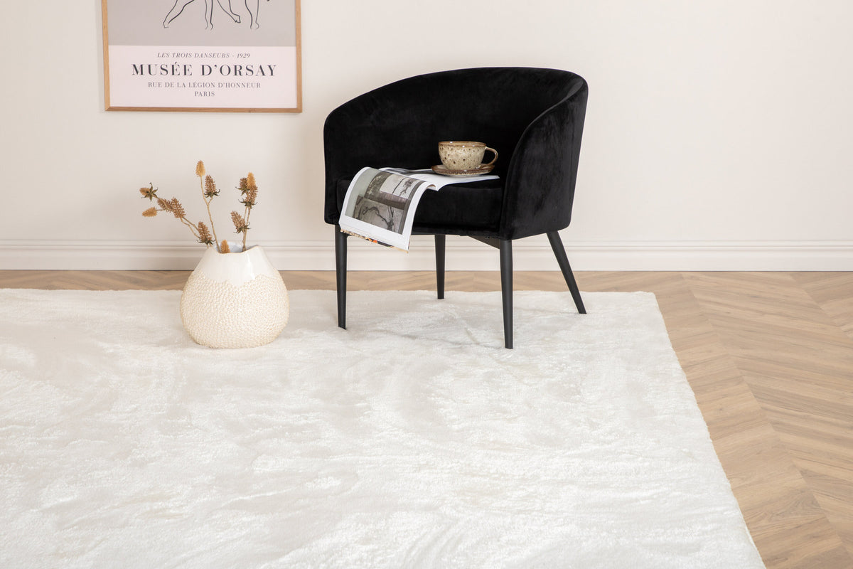 Blanca Teppich in Weiss präsentiert im Onlineshop von KAQTU Design AG. Teppich ist von Venture Home