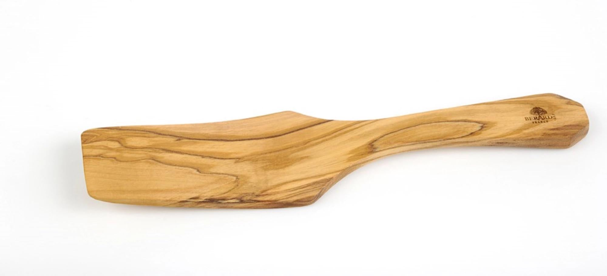 Entdecken Sie den 30 cm Spachtel aus Olivenholz von Bérard – ein stilvolles, langlebiges Küchenutensil mit antibakteriellen Eigenschaften.