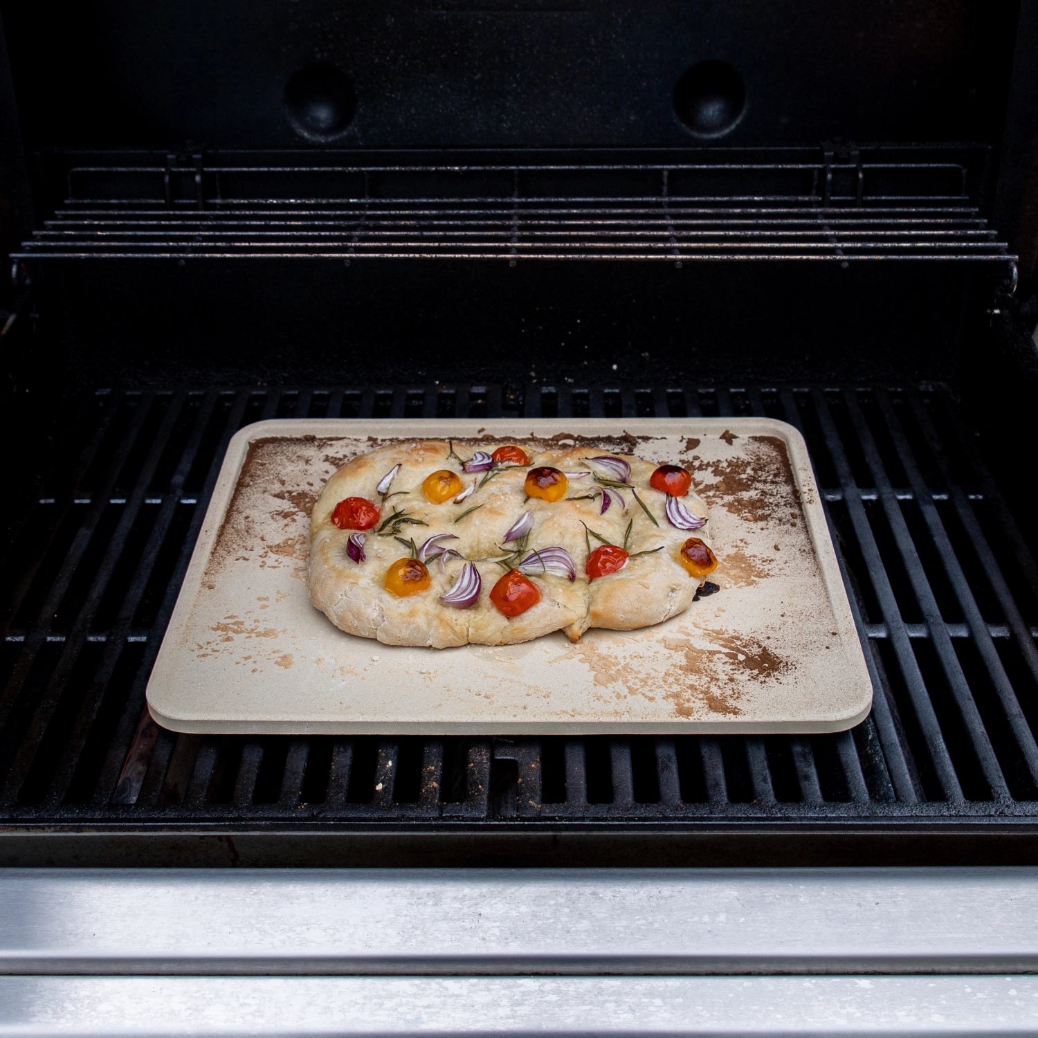 Rechteckiger Kordorit-Pizzastein (32x40 cm) von Boska, perfekt für knusprige Pizzaböden im Ofen oder Grill, für ein authentisches Pizzaerlebnis.
