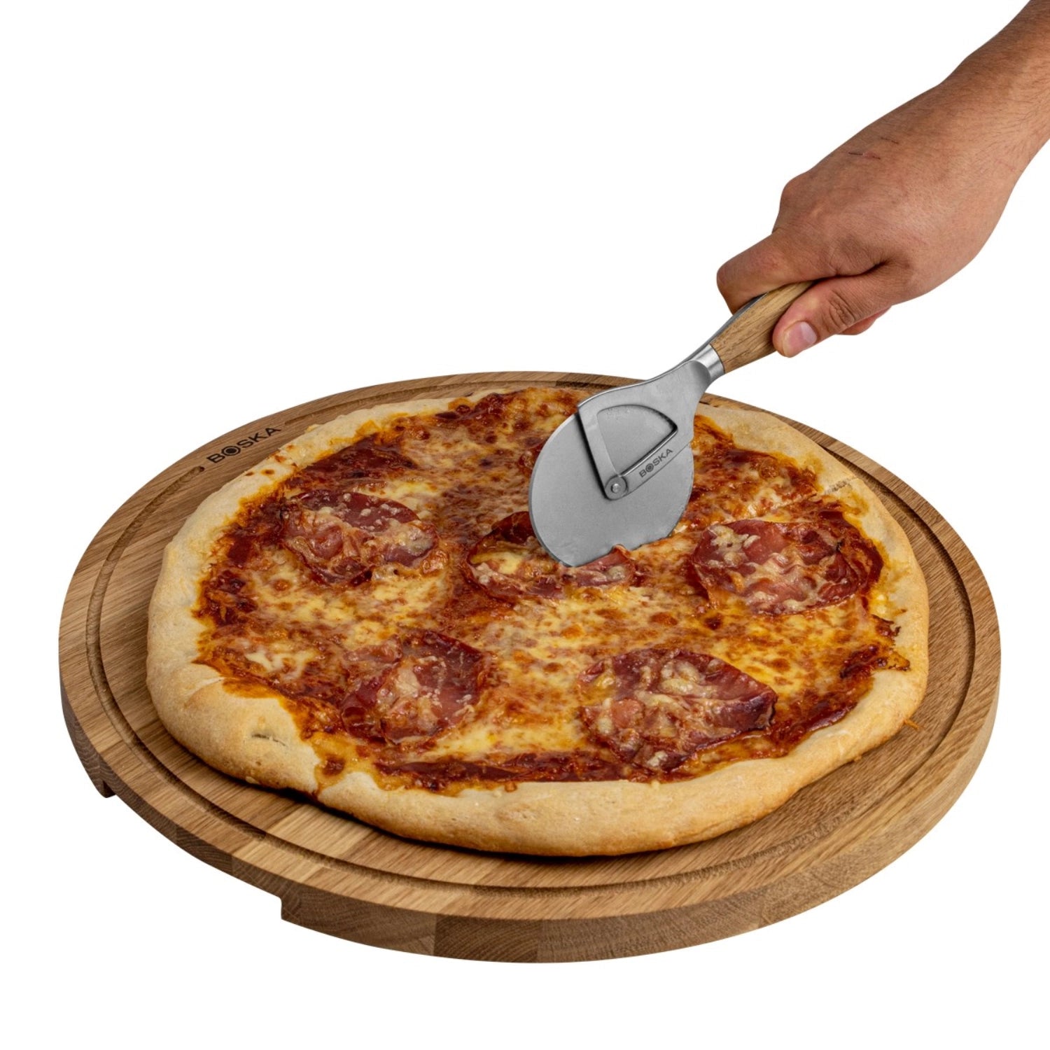 Das Pizzarad Oslo+ von Boska ist ein stilvolles Küchenwerkzeug, das das Schneiden und Servieren von Pizza zum Kinderspiel macht.