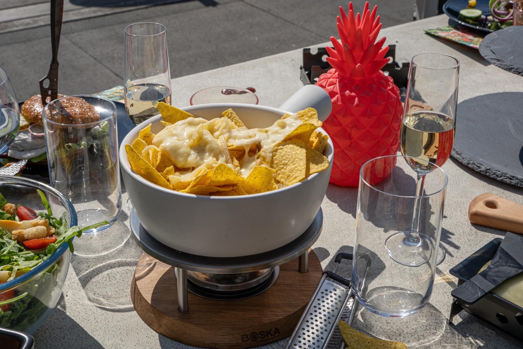 Entdecken Sie das Boska Fondue-Set Bianco 1.3lt – perfekt für gesellige Abende. Hochwertige Edelstahl- und Keramikverarbeitung für unvergessliche Fondue-Momente.