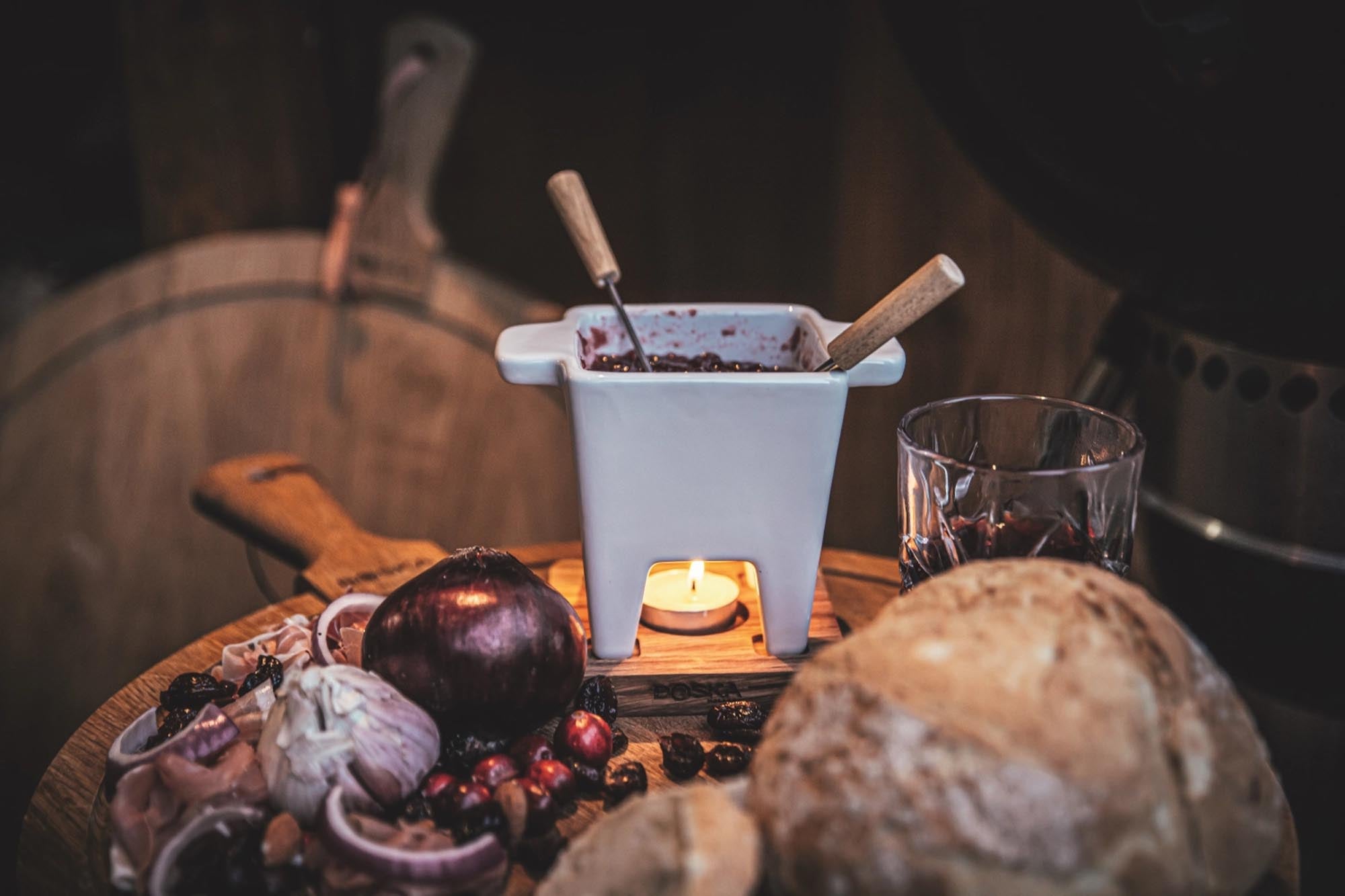 Erleben Sie mit dem Tapas Fondue Bianco von Boska 200ml ein köstliches Käsefondue, ideal für gesellige Abende und mediterrane Feiern.