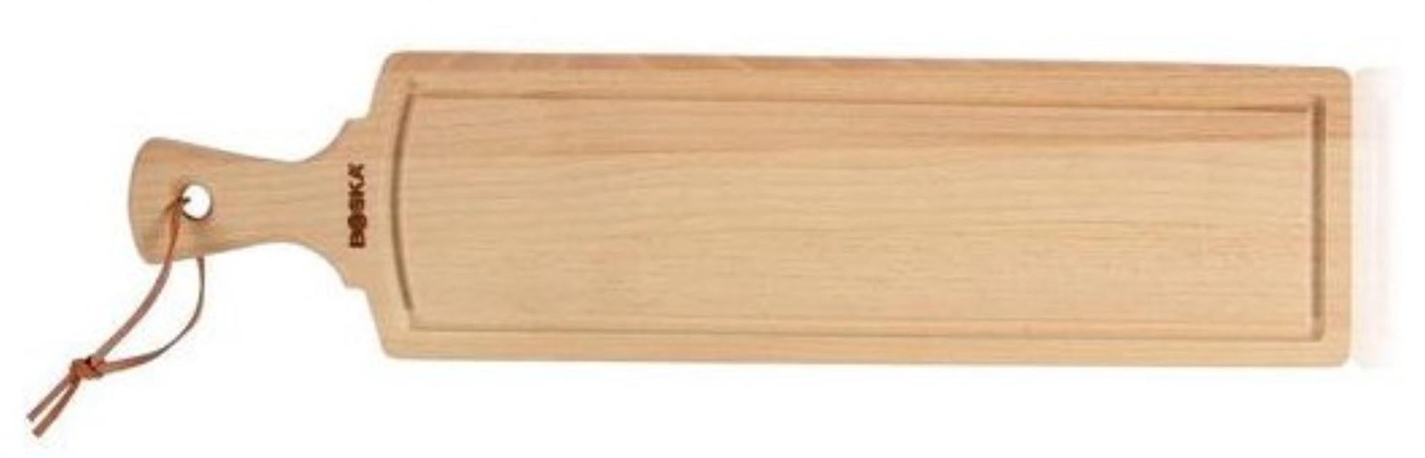 Elegantes Servierbrett aus geöltem Buchenholz, ideal für Käse und Snacks. Robust, langlebig und stilvoll. Masse: 440x110x15mm.