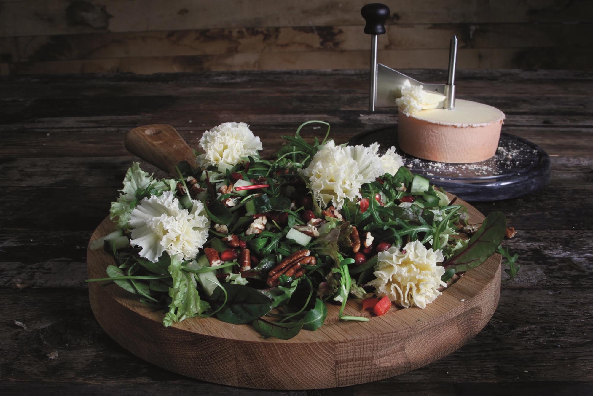 Hochwertiger Käseschaber aus Marmor und Edelstahl von Boska – perfekt für Käseliebhaber, um Käse stilvoll zu schneiden und zu präsentieren.