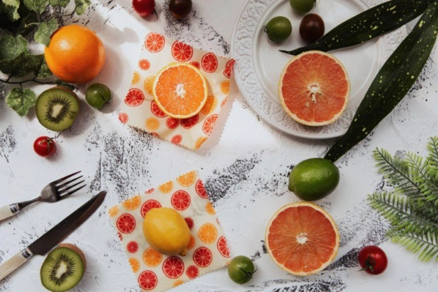 Erleben Sie das 2er Set Bienenwachstuch Citrus von Nuts Innovations – die umweltfreundliche Lösung für frische Lebensmittel, stilvoll und nachhaltig!