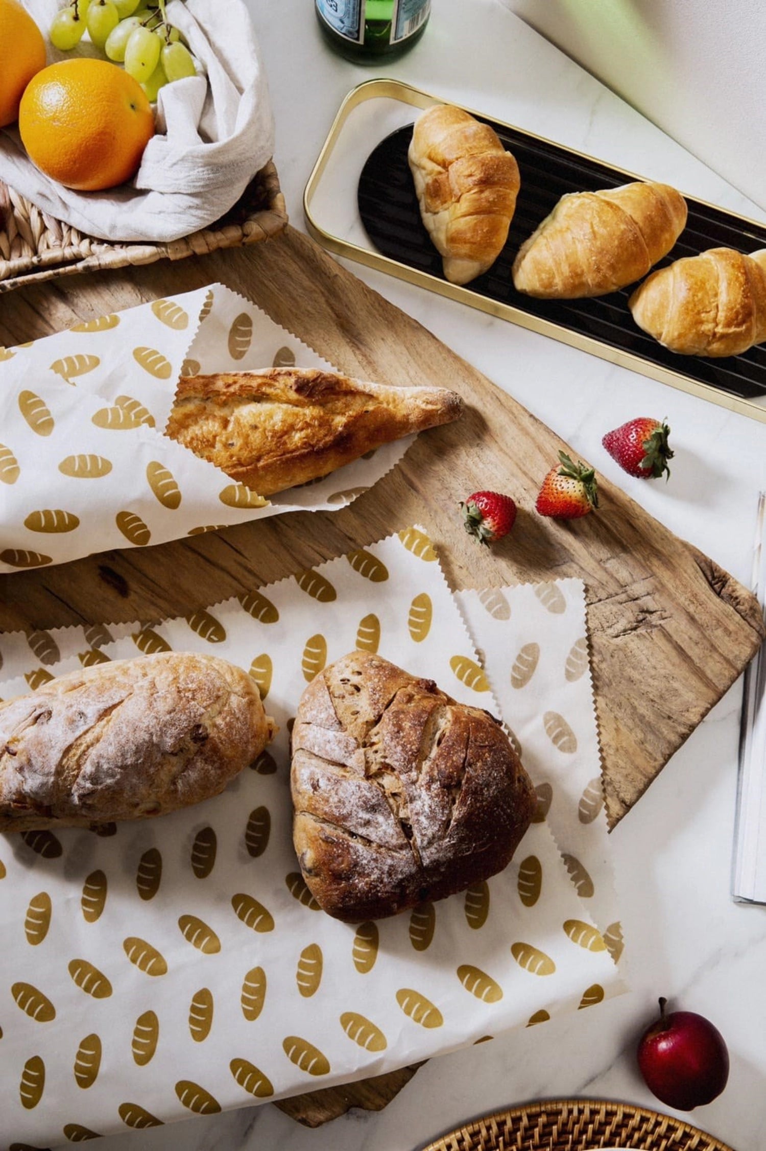 Bienenwachstuch Brot 43x58cm von Nuts Innovations: Umweltfreundliche, stilvolle Lösung für die Frischhaltung von Lebensmitteln. Perfekt für nachhaltige Küchen!