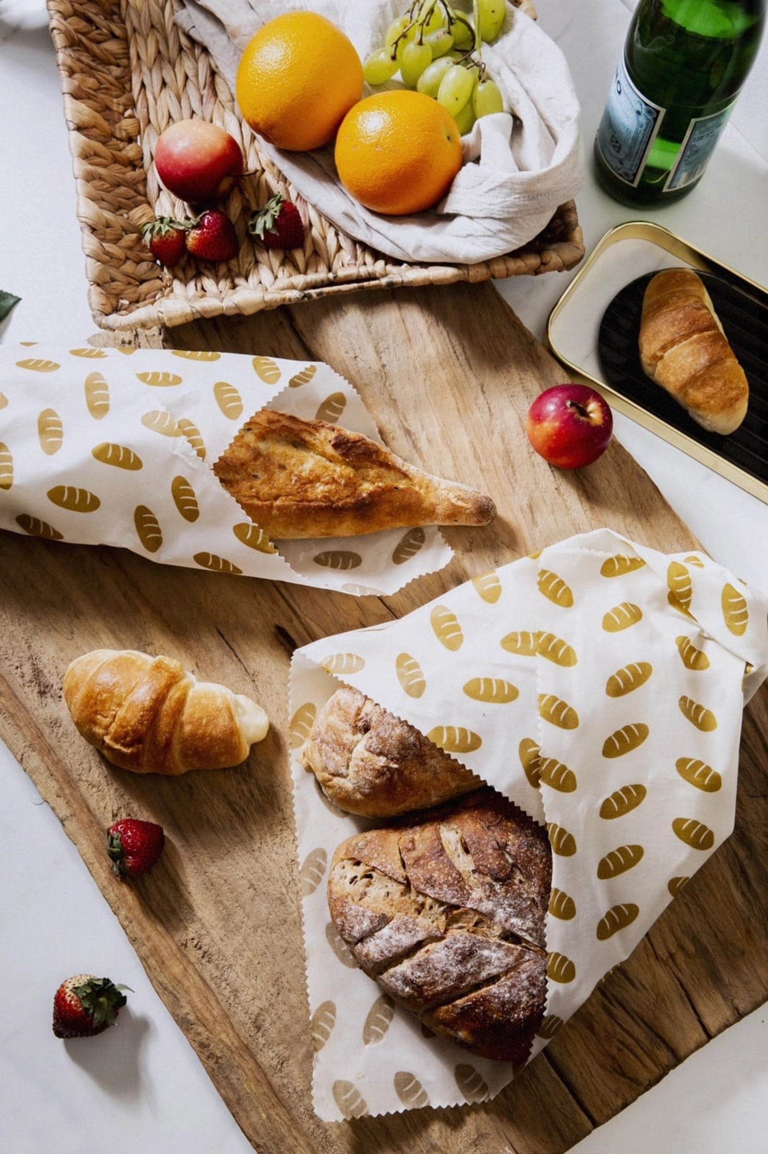 Bienenwachstuch Brot 43x58cm von Nuts Innovations: Praktische, nachhaltige Aufbewahrung für Brot und Lebensmittel. Ideal für umweltbewusste Küchen!