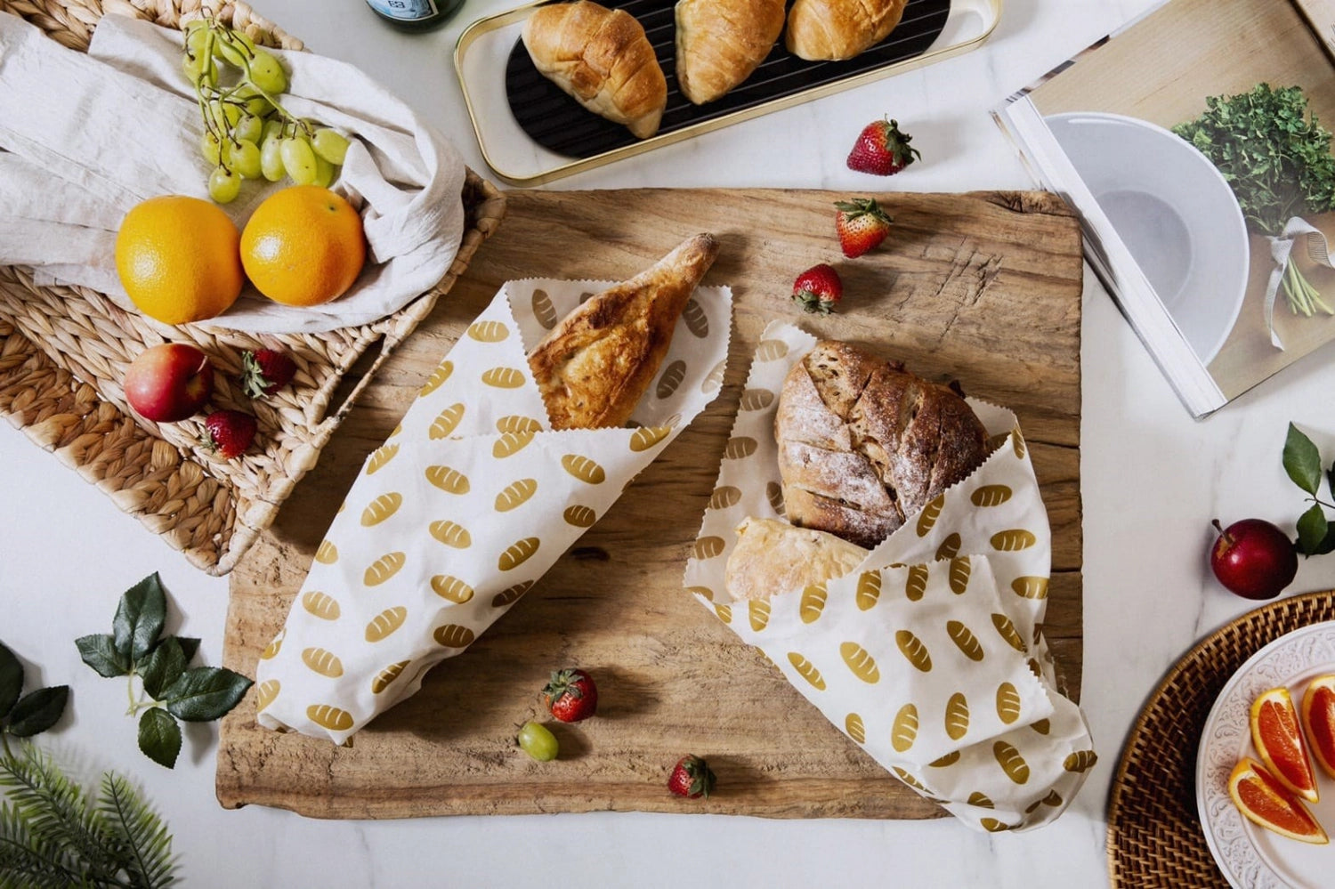 Bienenwachstuch in der Größe 43x58 cm, perfekt für die nachhaltige Aufbewahrung von Brot. Schützt vor Austrocknung und ist umweltfreundlich.