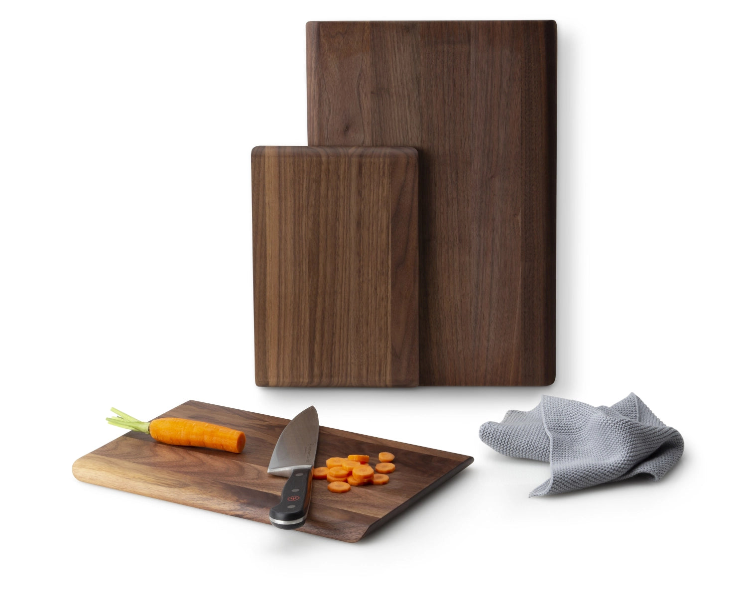Entdecken Sie das stilvolle Walnuss Schneidebrett von Continenta (30x20x1.5 cm) – ideal für Schneidarbeiten und als Servierbrett in Ihrer Küche.