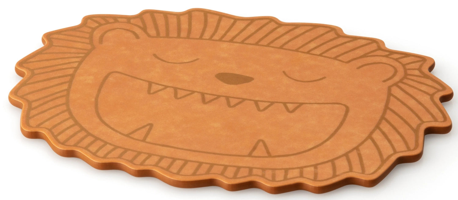 Entdecken Sie das Duracore Kinderbrett Löwe von Continenta – der perfekte, nachhaltige Küchenhelfer für Kinder. Fröhliches Design, robust und hygienisch!