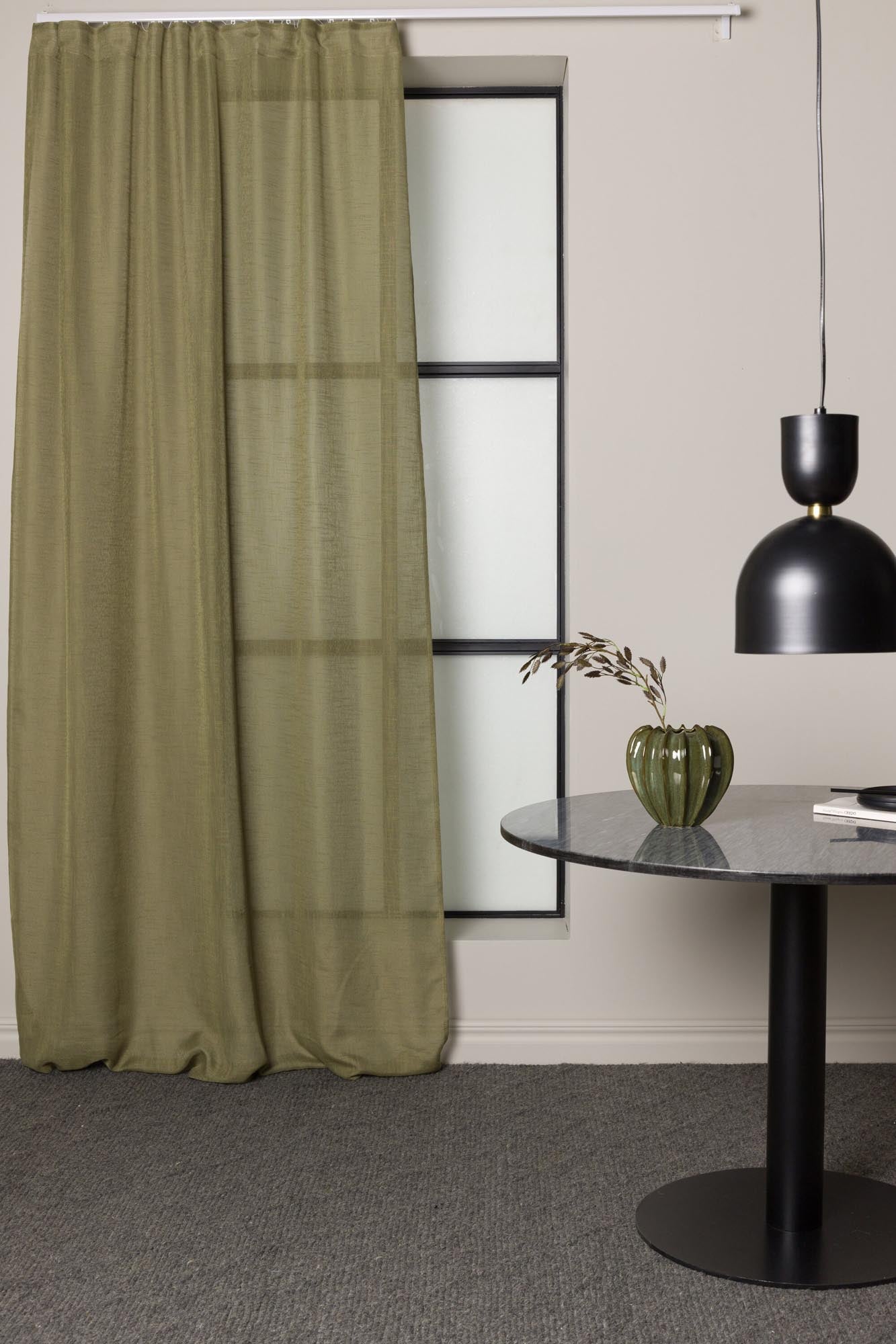 Kaya Vorhang 2er Set: Elegante beige Fensterdekoration für ein modernes Zuhause. Hochwertiges Polyester, pflegeleicht und vielseitig einsetzbar.