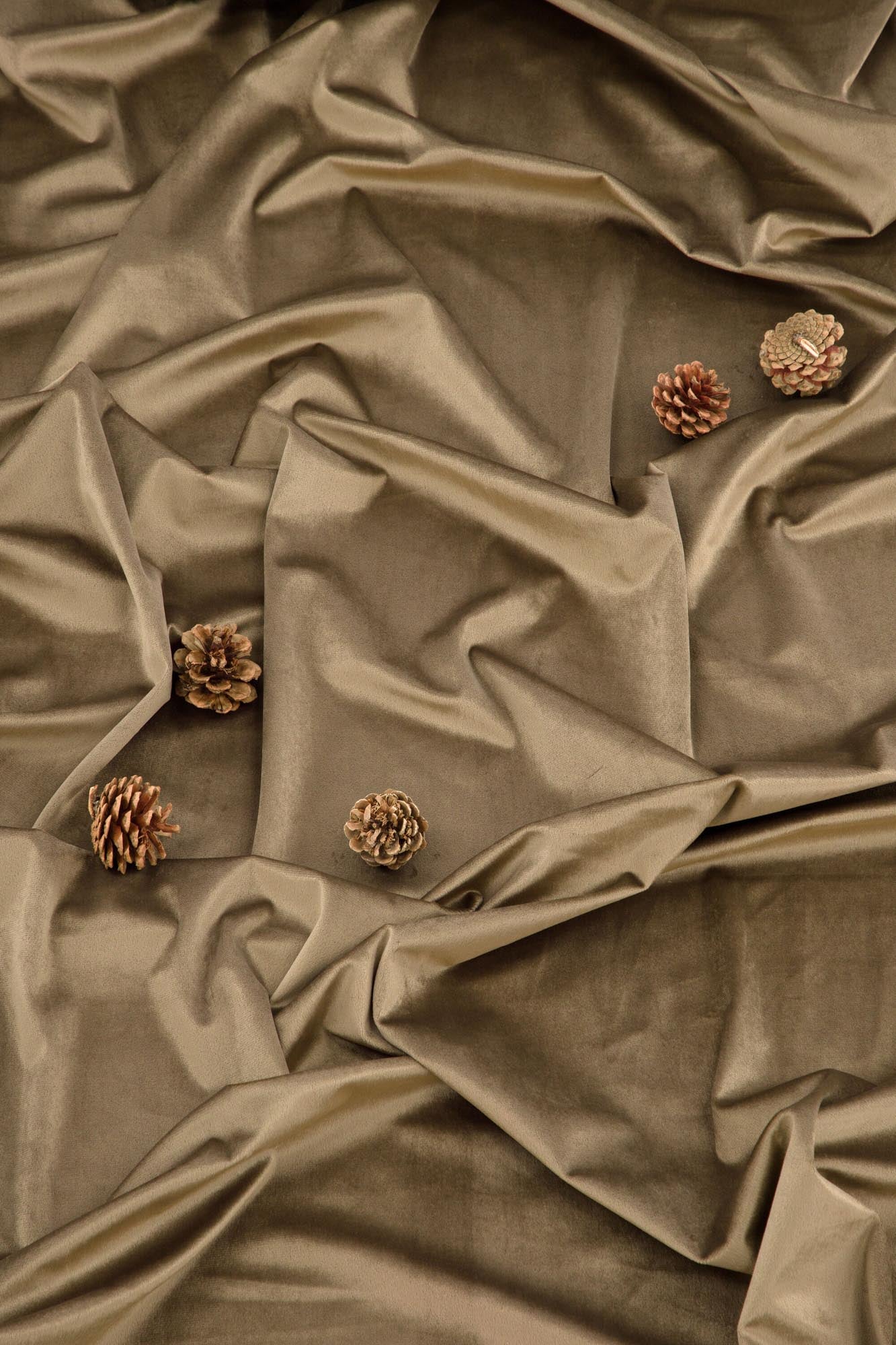 Elegante Mary Vorhänge: Verleihen Sie Ihrem Raum eine edle Note.