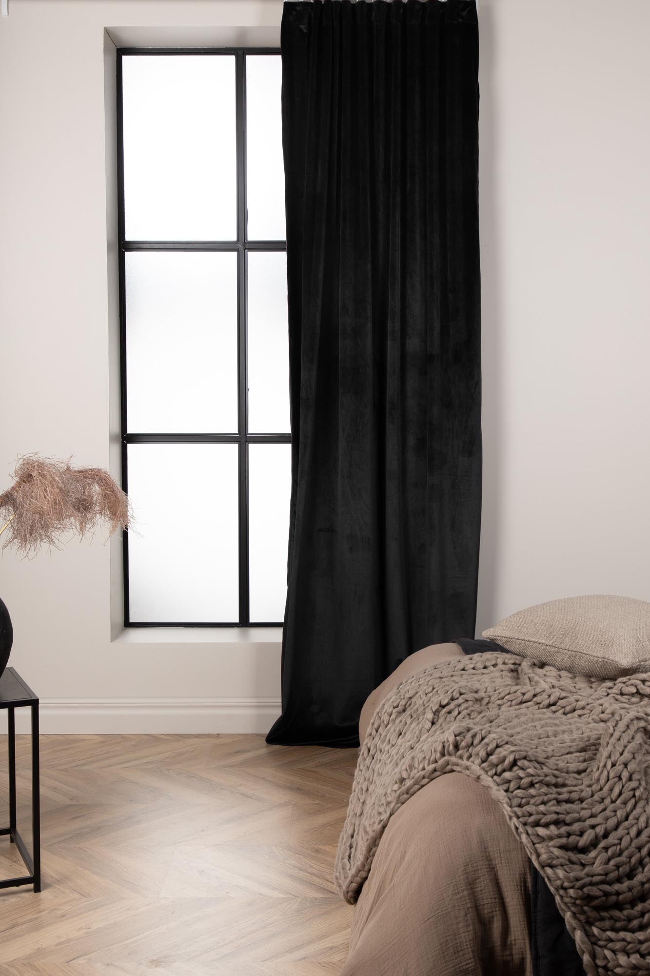 Mary Vorhang 2er Pack: Elegante, langlebige Vorhänge aus hochwertigem Polyester für ein einladendes Ambiente in Ihrem Zuhause.