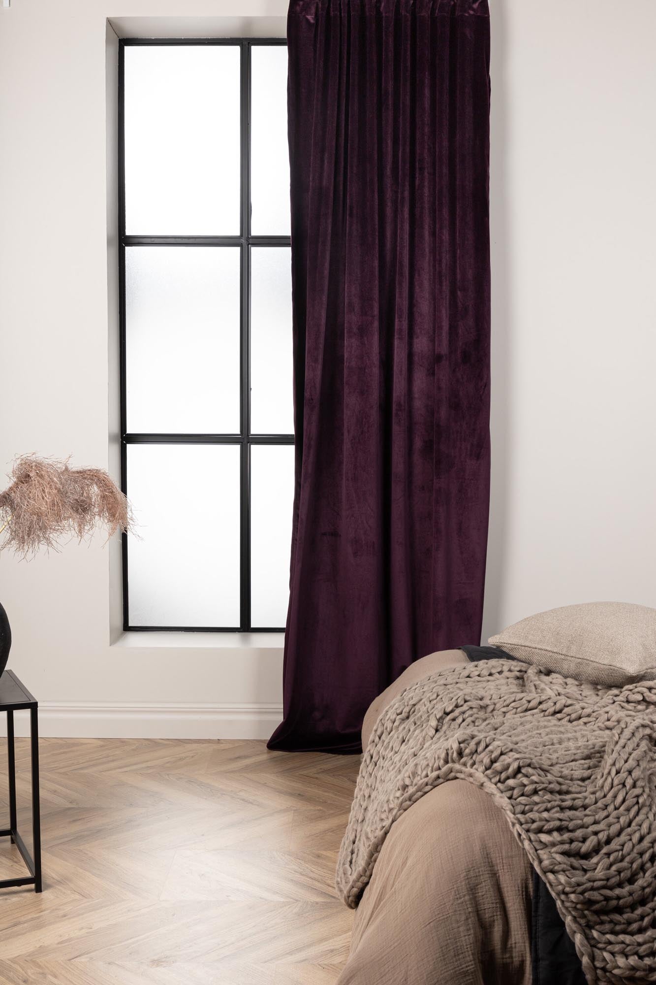 Stilvolle Mary Vorhänge: Frischen Sie Ihr Zuhause mit Eleganz auf.