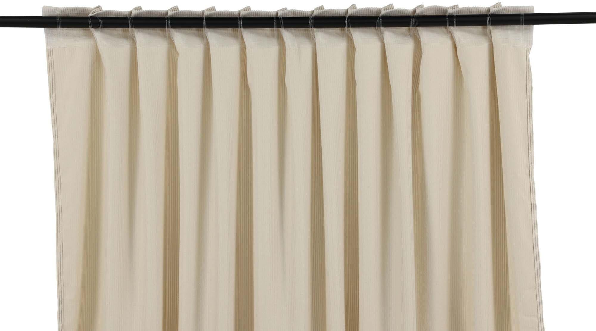 Verleihen Sie Ihrem Zuhause mit den eleganten Elma Vorhängen im 2er Pack von Venture Home einen Hauch von Luxus und Stil.