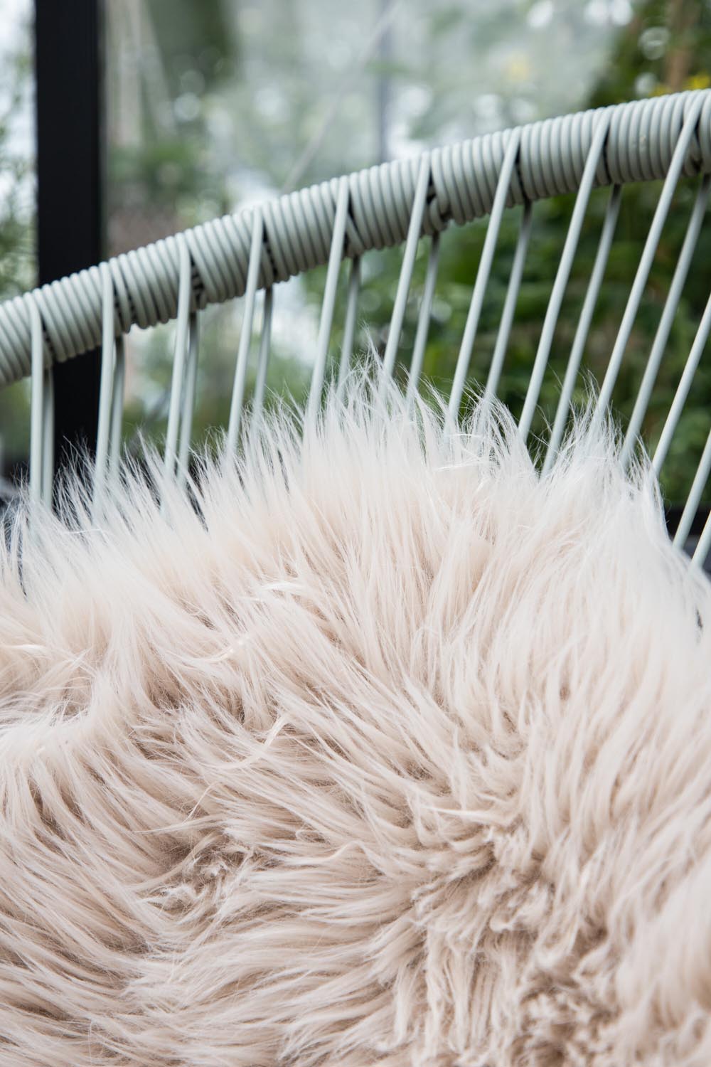 Katy Schaffell in Beige präsentiert im Onlineshop von KAQTU Design AG. Fell ist von Venture Home