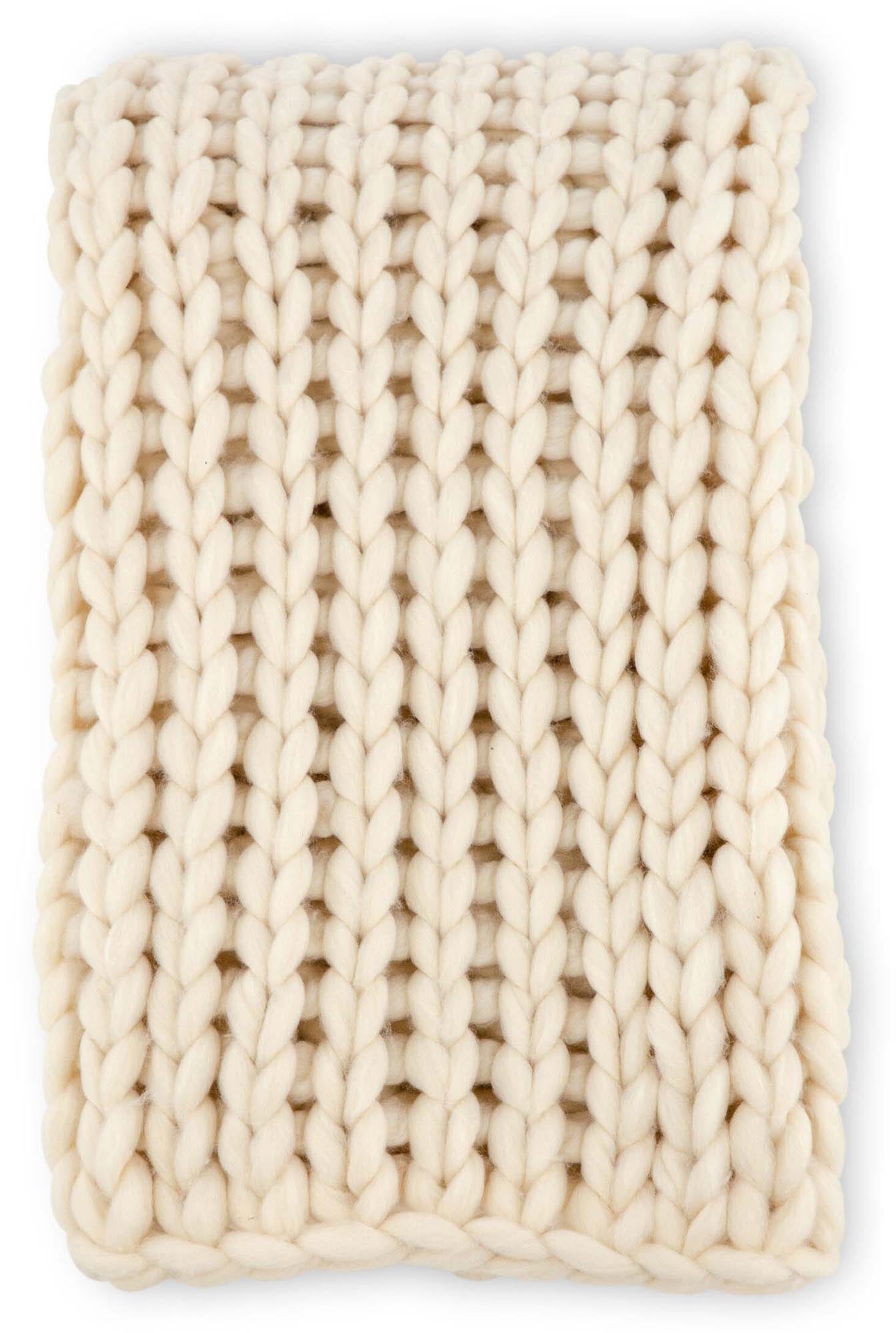 Kate Throw in Cremefarben präsentiert im Onlineshop von KAQTU Design AG. Wolldecke ist von Venture Home