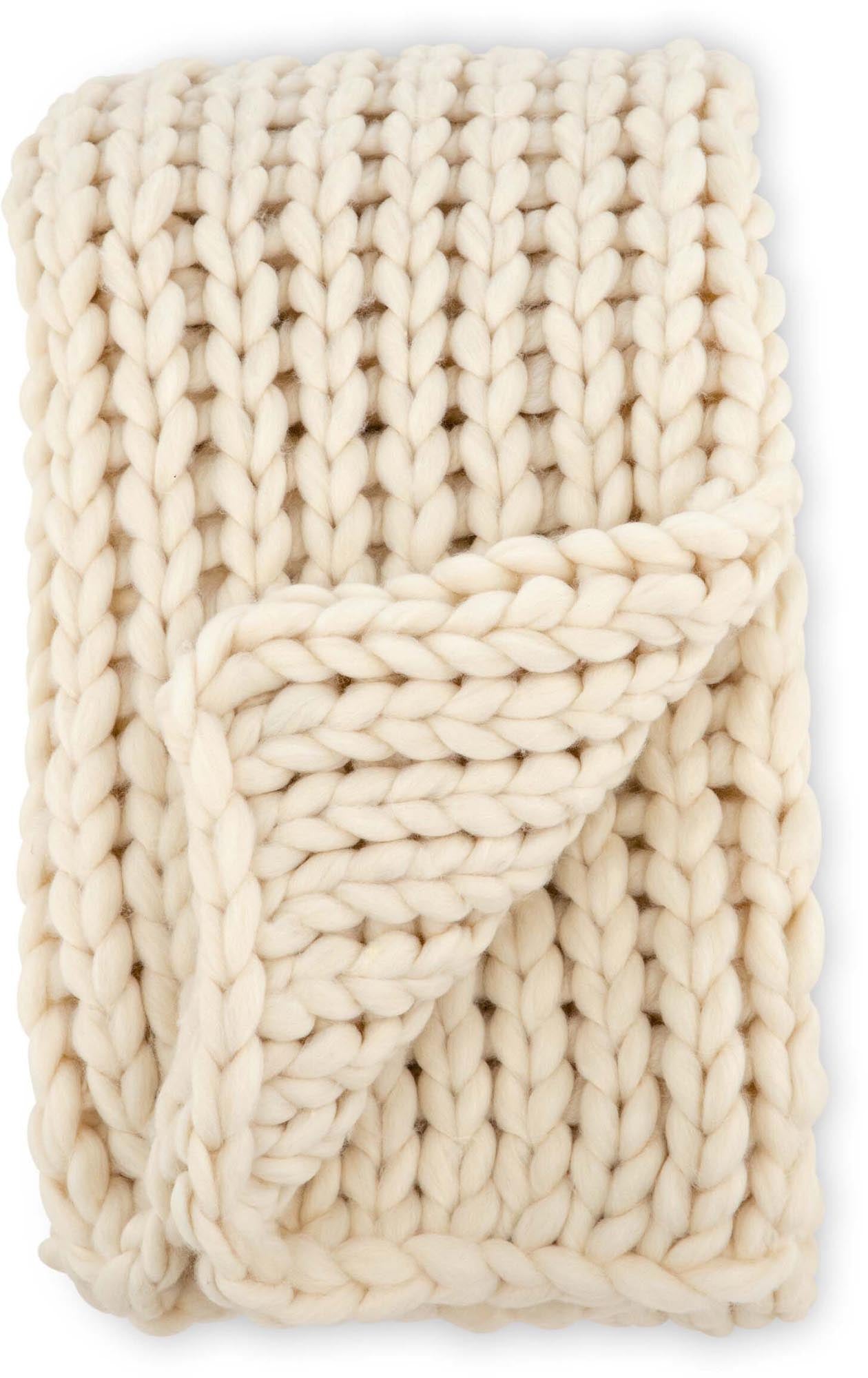 Stilvolle Kate Throw von Venture Home in elegantem Beige. Perfekt für kuschelige Abende und entspannte Momente auf der Couch.