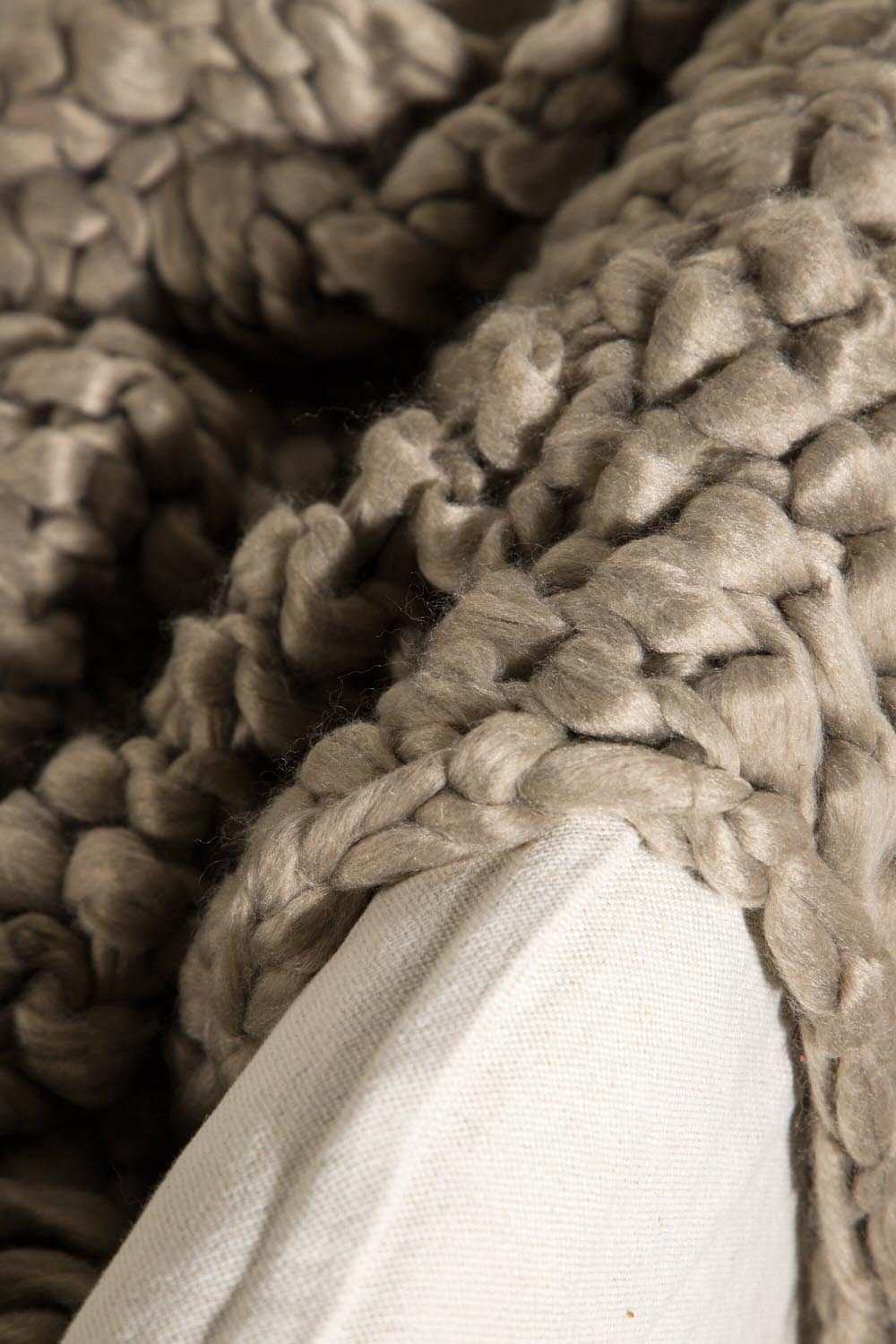 Kate Throw in Braun präsentiert im Onlineshop von KAQTU Design AG. Wolldecke ist von Venture Home