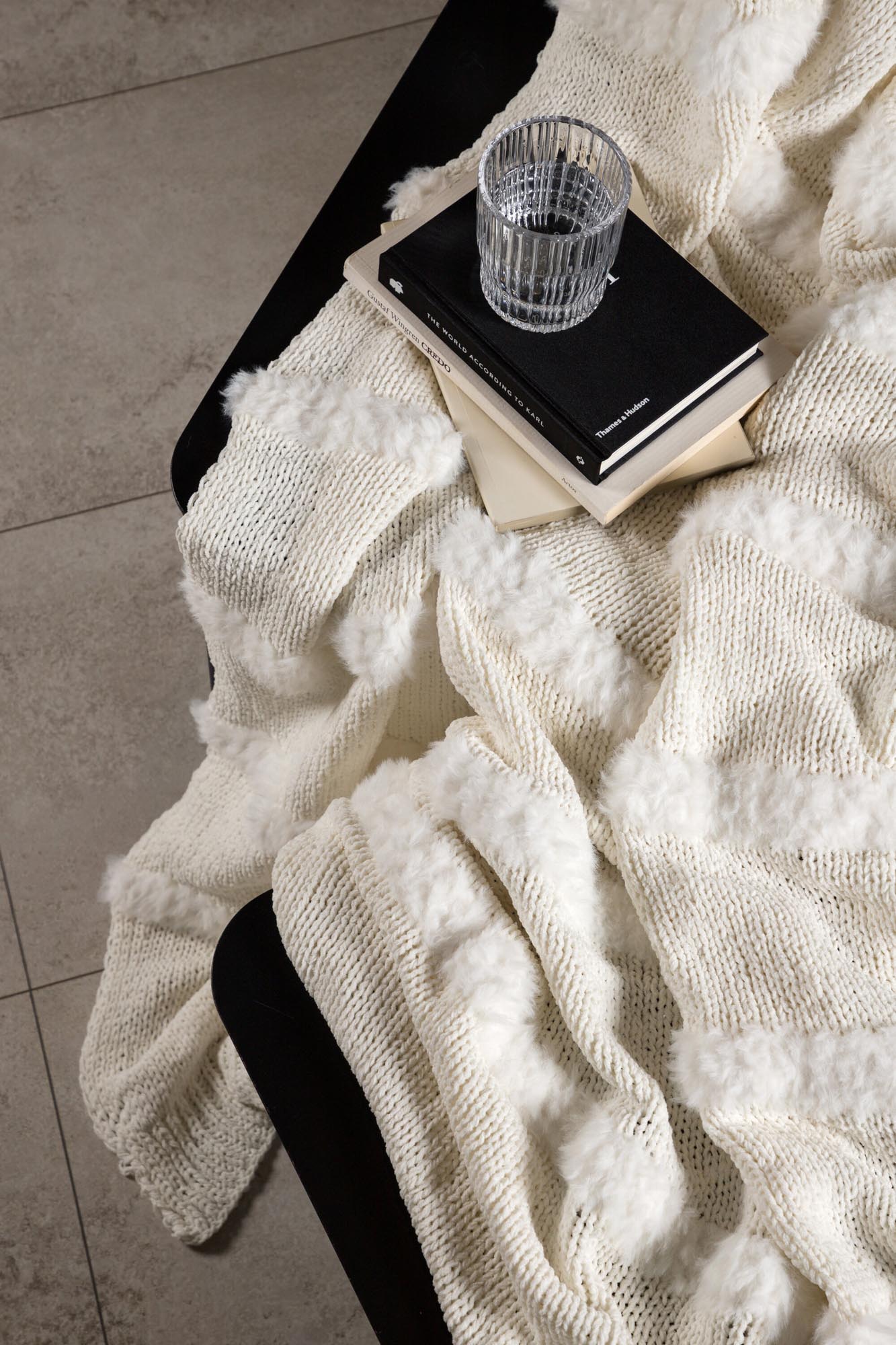 Kathleen Throw: Stilvolle Akzente für Ihr gemütliches Zuhause.