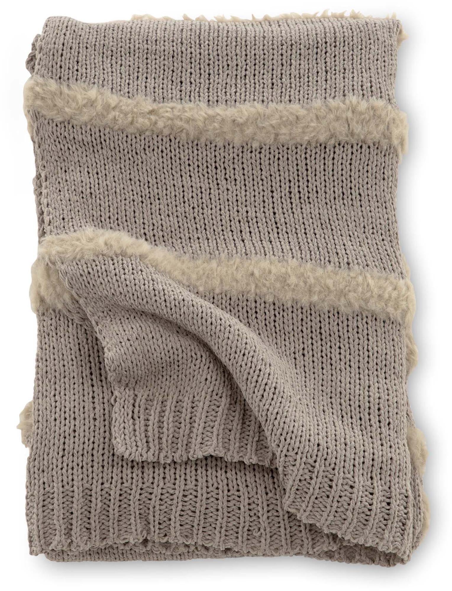 Kathleen Throw von Venture Home: Stilvoller Komfort für Ihr Zuhause.