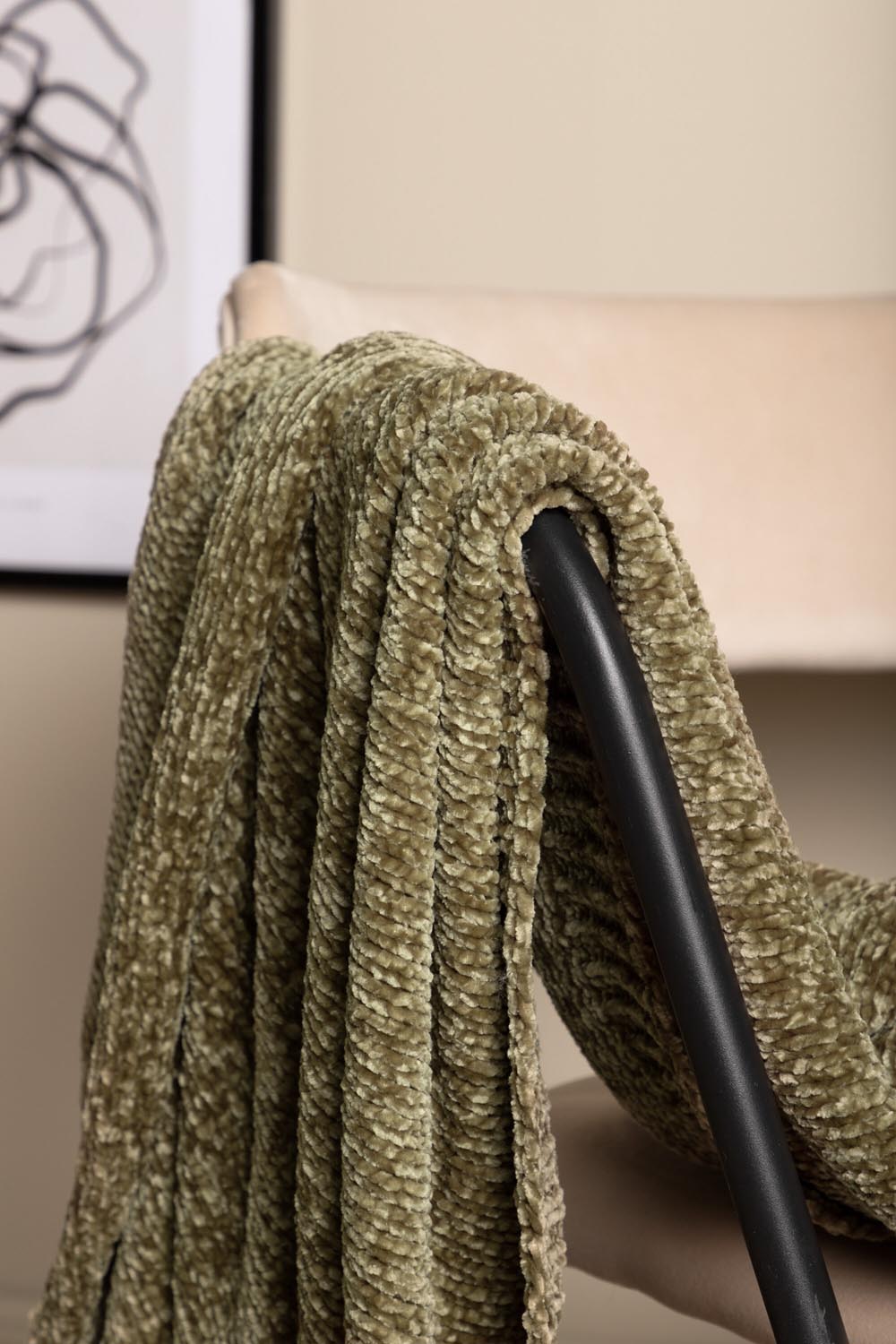 Ally Throw in Moosgrün präsentiert im Onlineshop von KAQTU Design AG. Wolldecke ist von Venture Home
