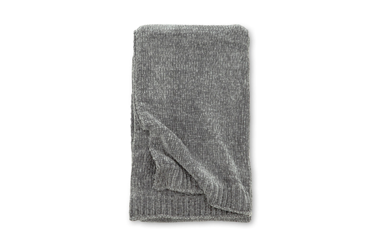 Ally Throw in Dunkelgrau präsentiert im Onlineshop von KAQTU Design AG. Wolldecke ist von Venture Home