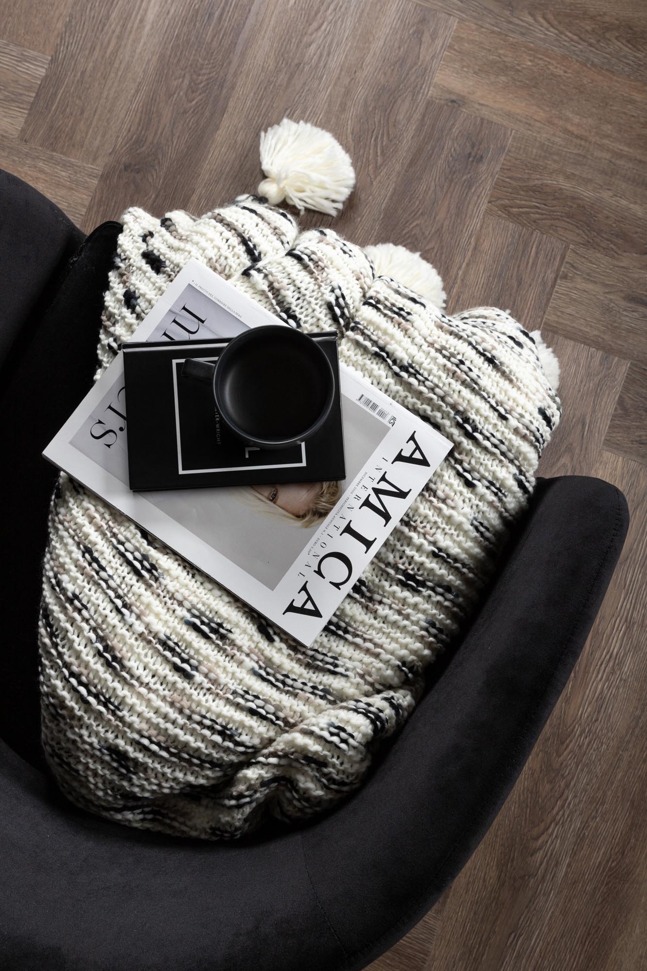 Unny Throw von Venture Home: Elegante Acryl-Decke, die Gemütlichkeit und Stil vereint. Perfekt für jeden Raum und vielseitig einsetzbar.