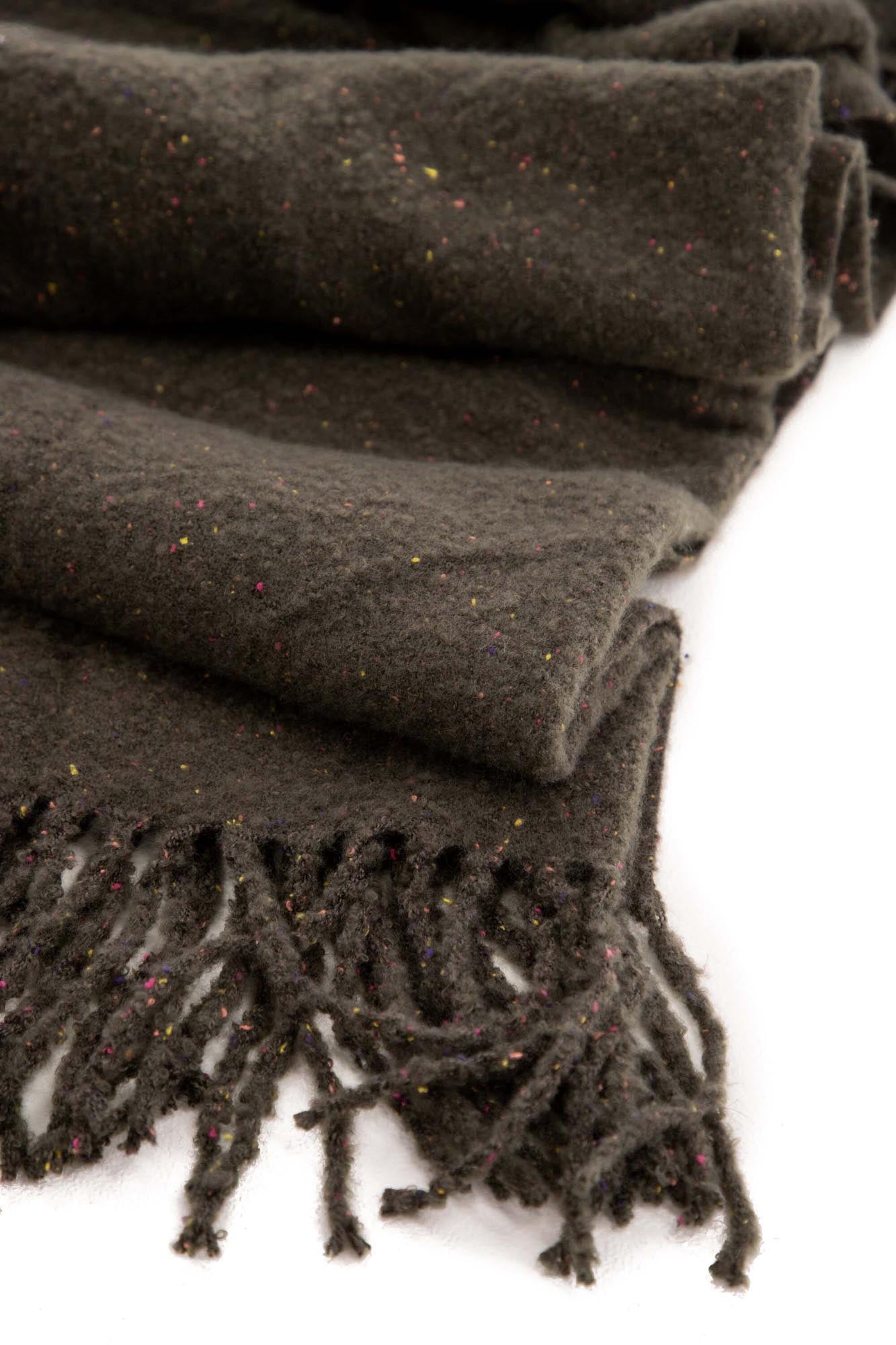 Tilly Throw von Venture Home – Luxuriöse Wärme für Ihr Wohnzimmer.