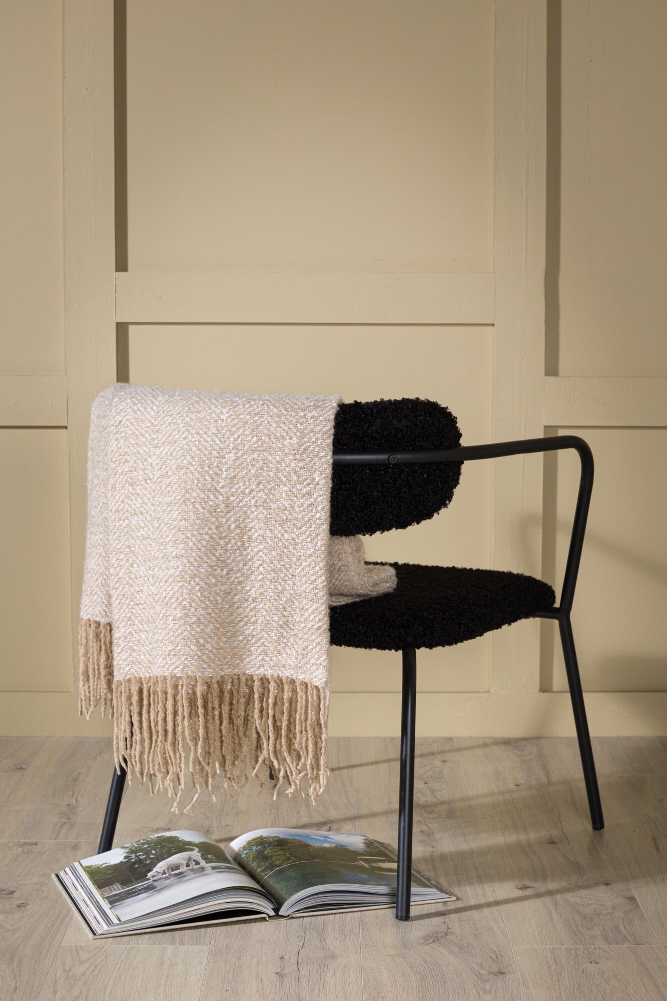 Toby Throw in Beige präsentiert im Onlineshop von KAQTU Design AG. Wolldecke ist von Venture Home