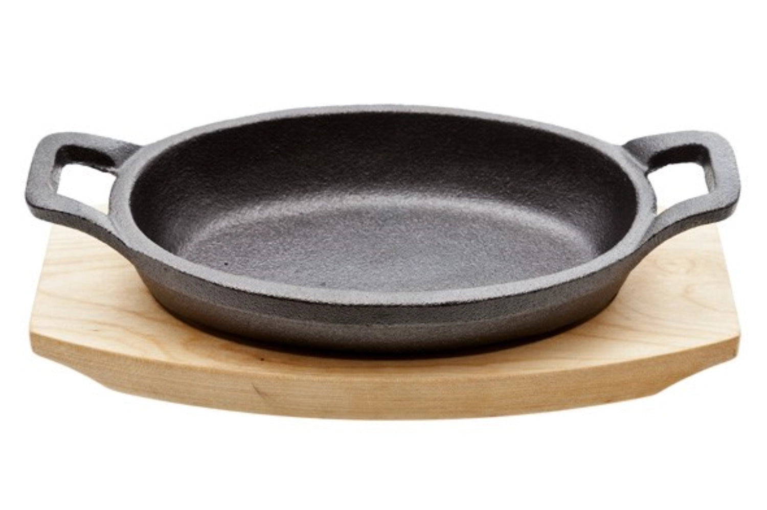 Gusseisenpfanne oval 15.5x10 cm auf Holzbrett