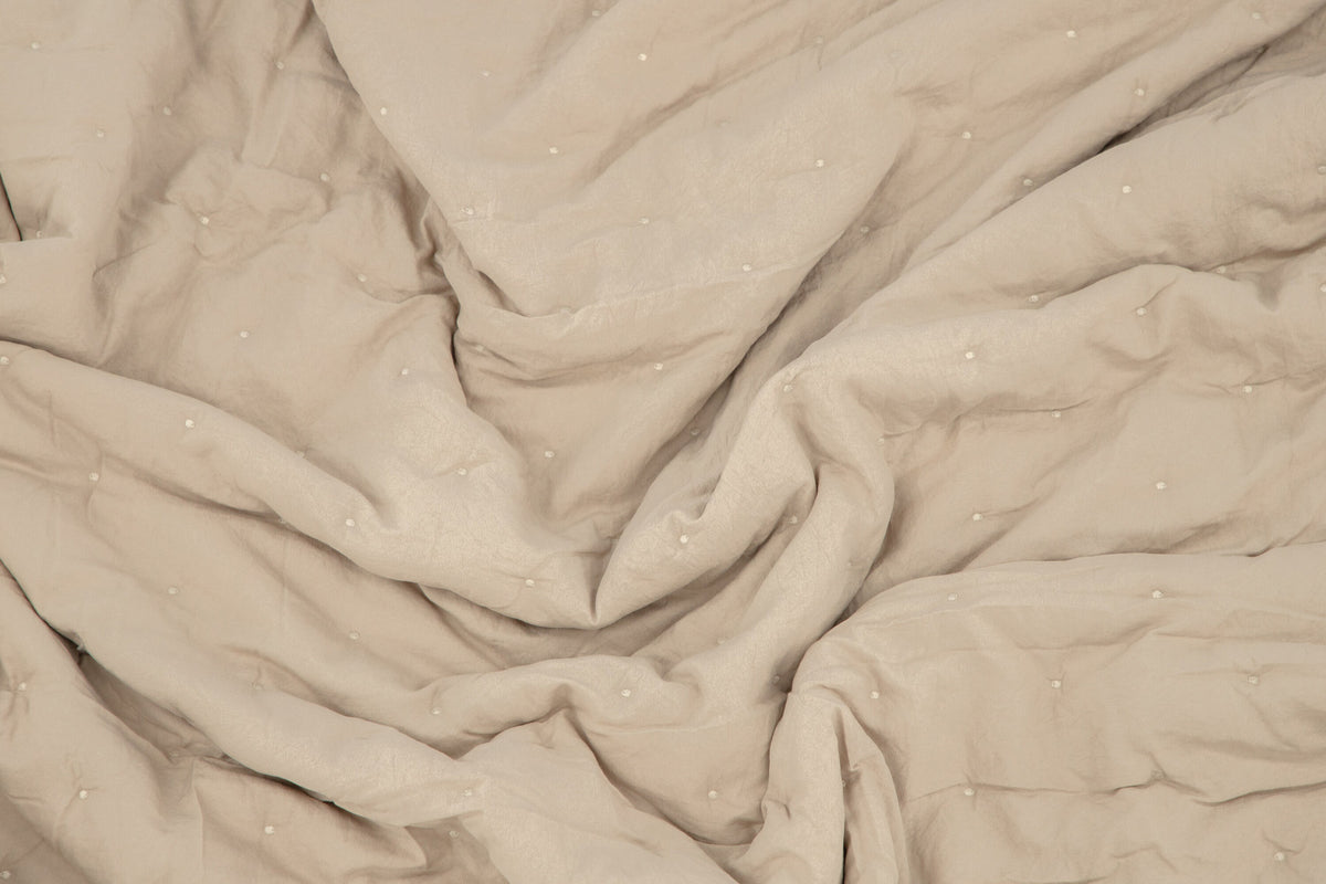 Sally Tagesdecke in Beige präsentiert im Onlineshop von KAQTU Design AG. Bettüberwurf ist von Venture Home