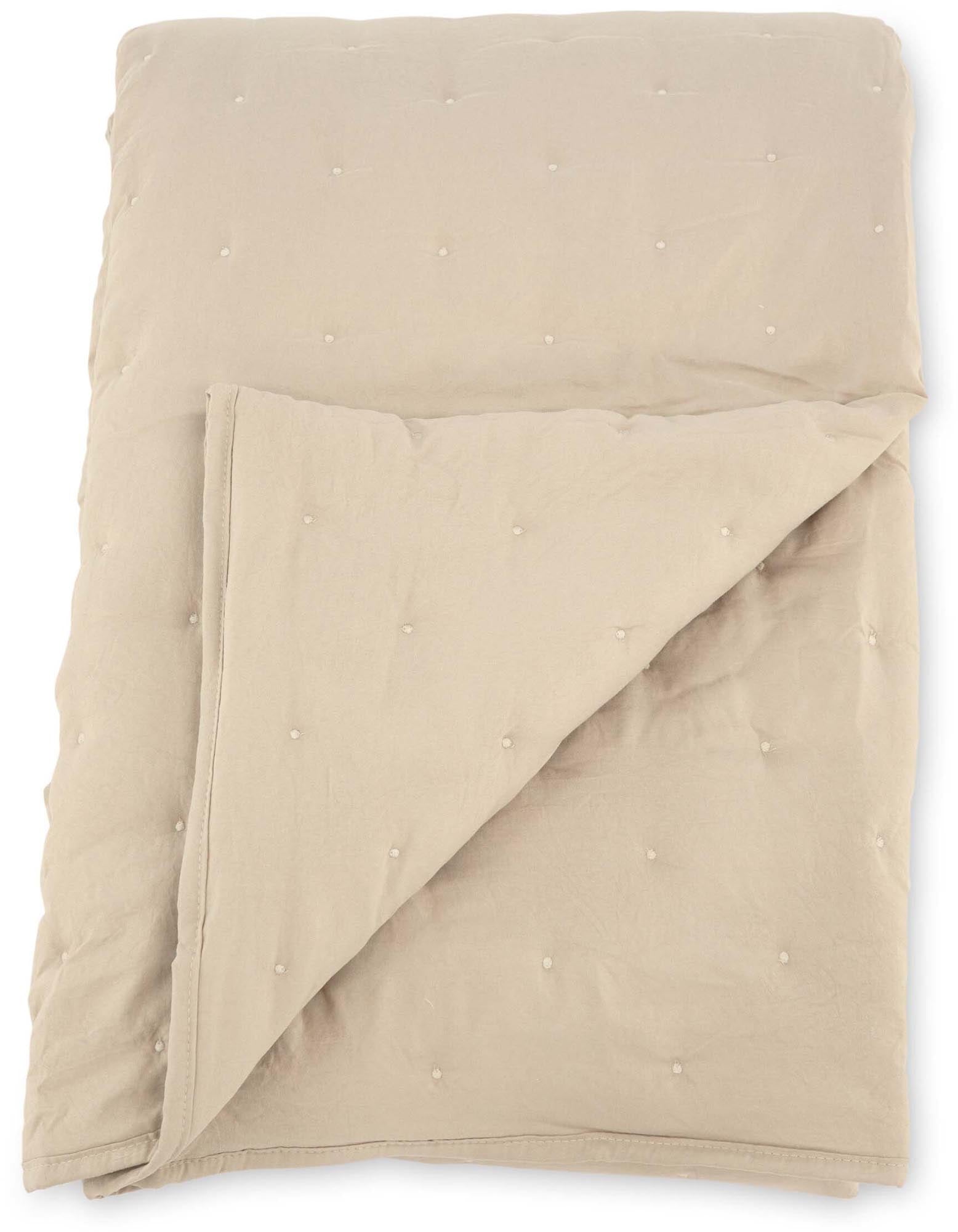 Verleihen Sie Ihrem Schlafzimmer mit der Sally Tagesdecke von Venture Home einen Hauch von Eleganz. Hochwertiges Material und stilvolle Details schaffen eine gemütliche Atmosphäre.