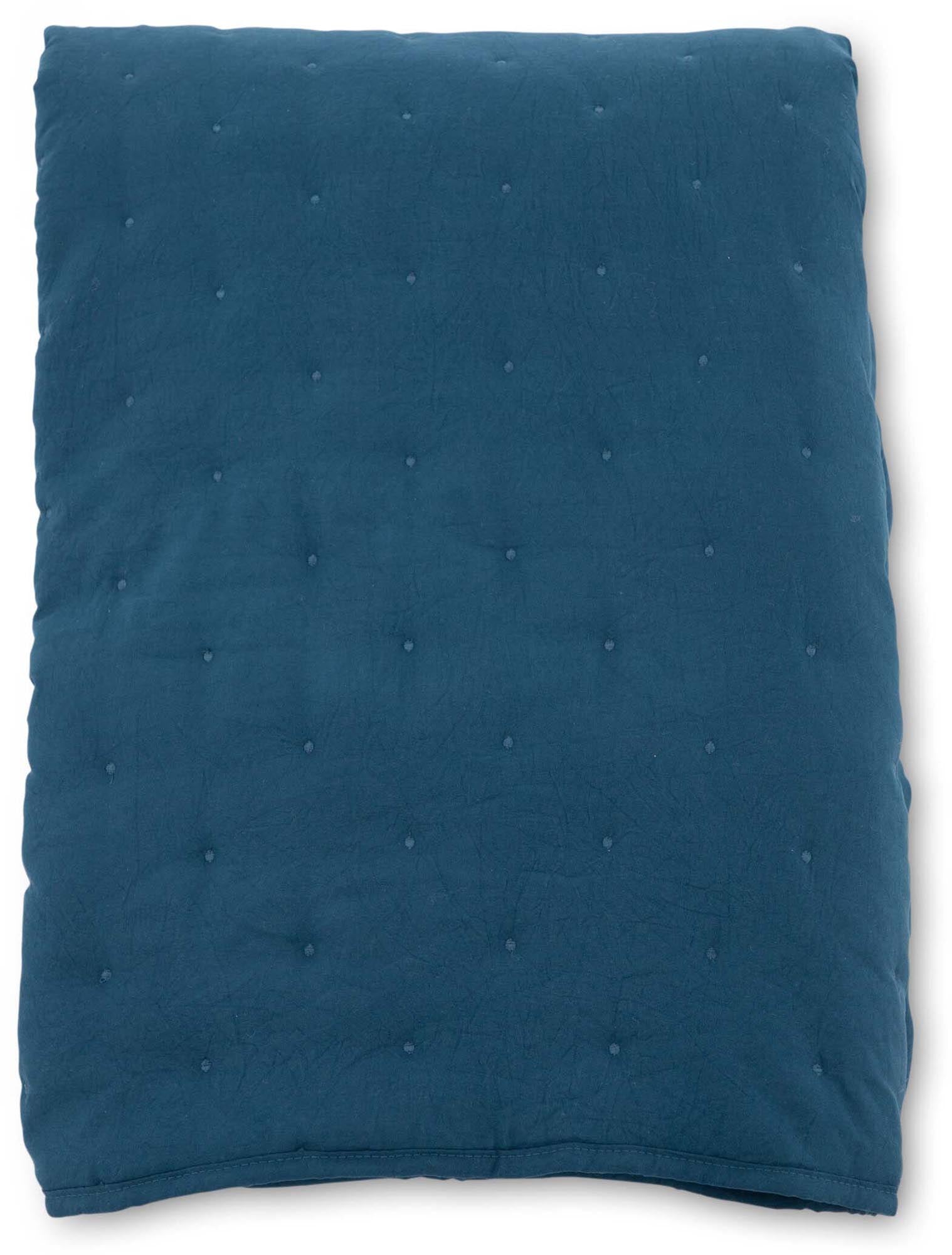 Sally Tagesdecke von Venture Home: Hochwertige Materialien, stilvolle Erdfarben und besondere Details für ein gemütliches Schlafzimmer.