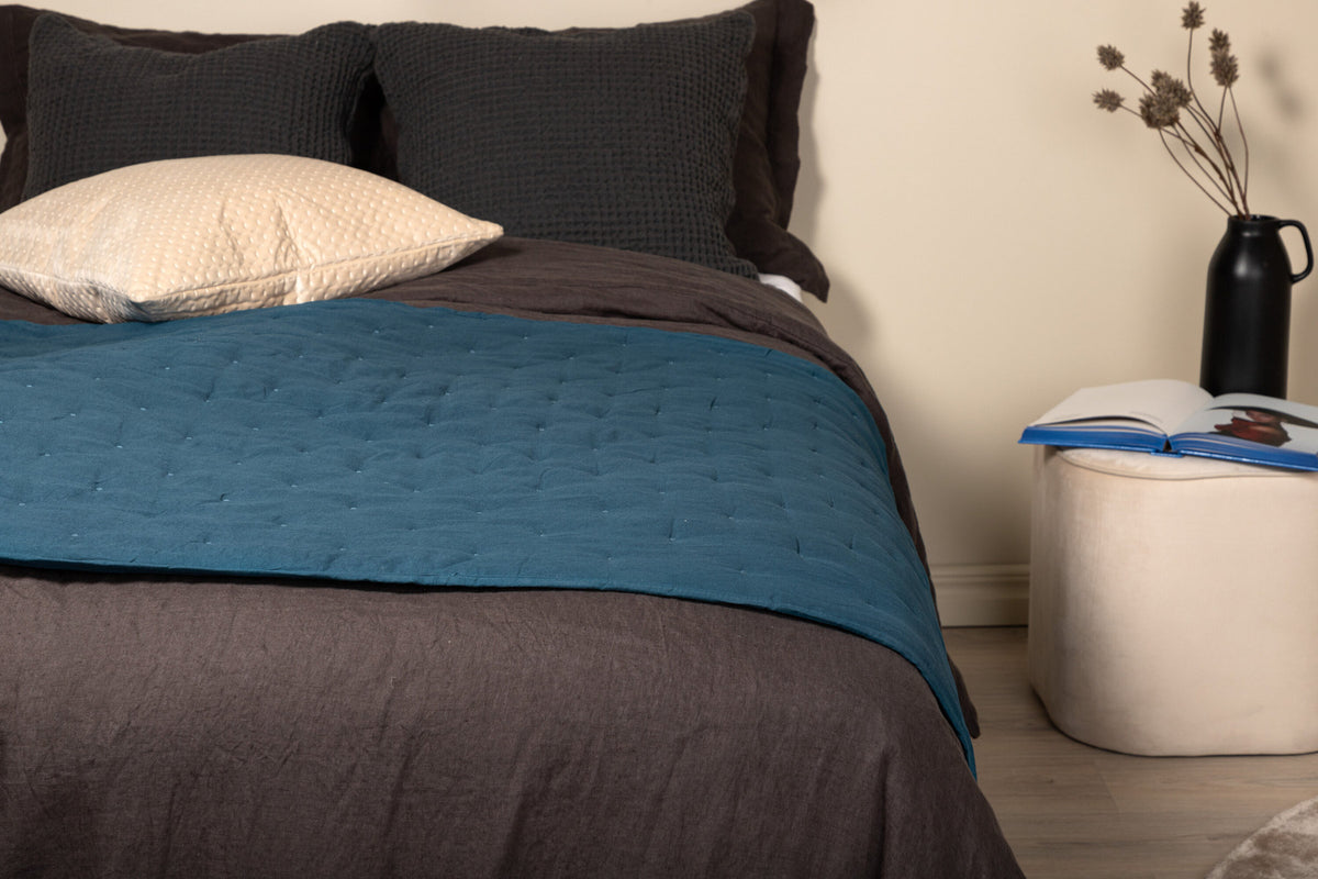 Sally Tagesdecke in Aqua präsentiert im Onlineshop von KAQTU Design AG. Bettüberwurf ist von Venture Home