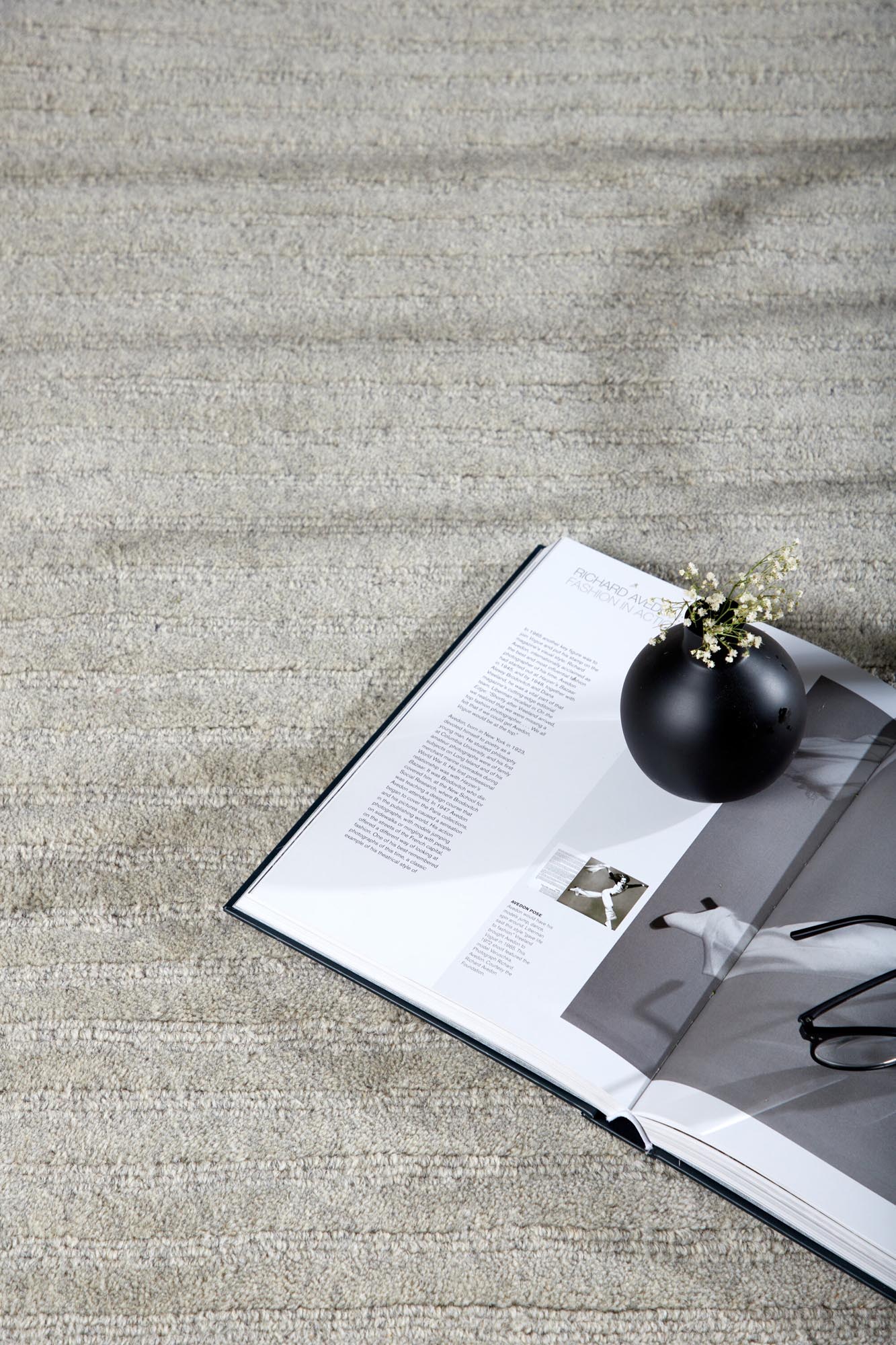 Milton Teppich in Hellgrau präsentiert im Onlineshop von KAQTU Design AG. Teppich ist von Venture Home