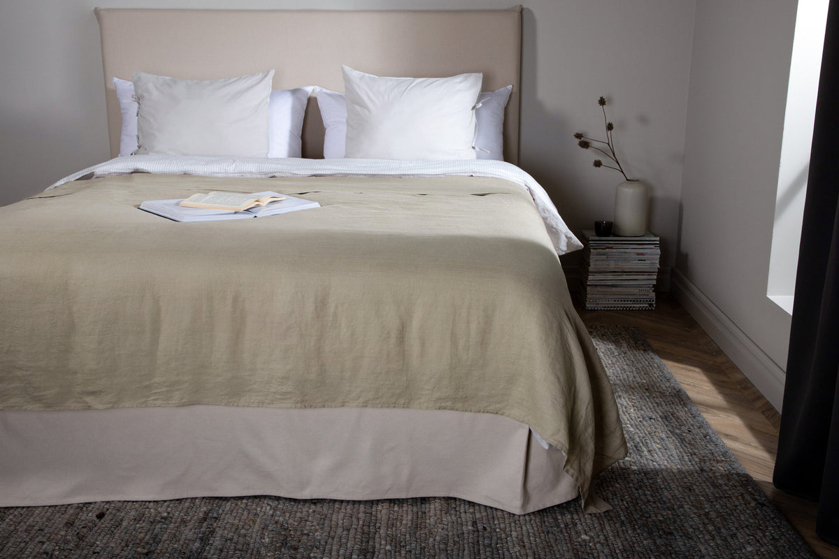 Milo Tagesdecke in Beige präsentiert im Onlineshop von KAQTU Design AG. Bettüberwurf ist von Venture Home