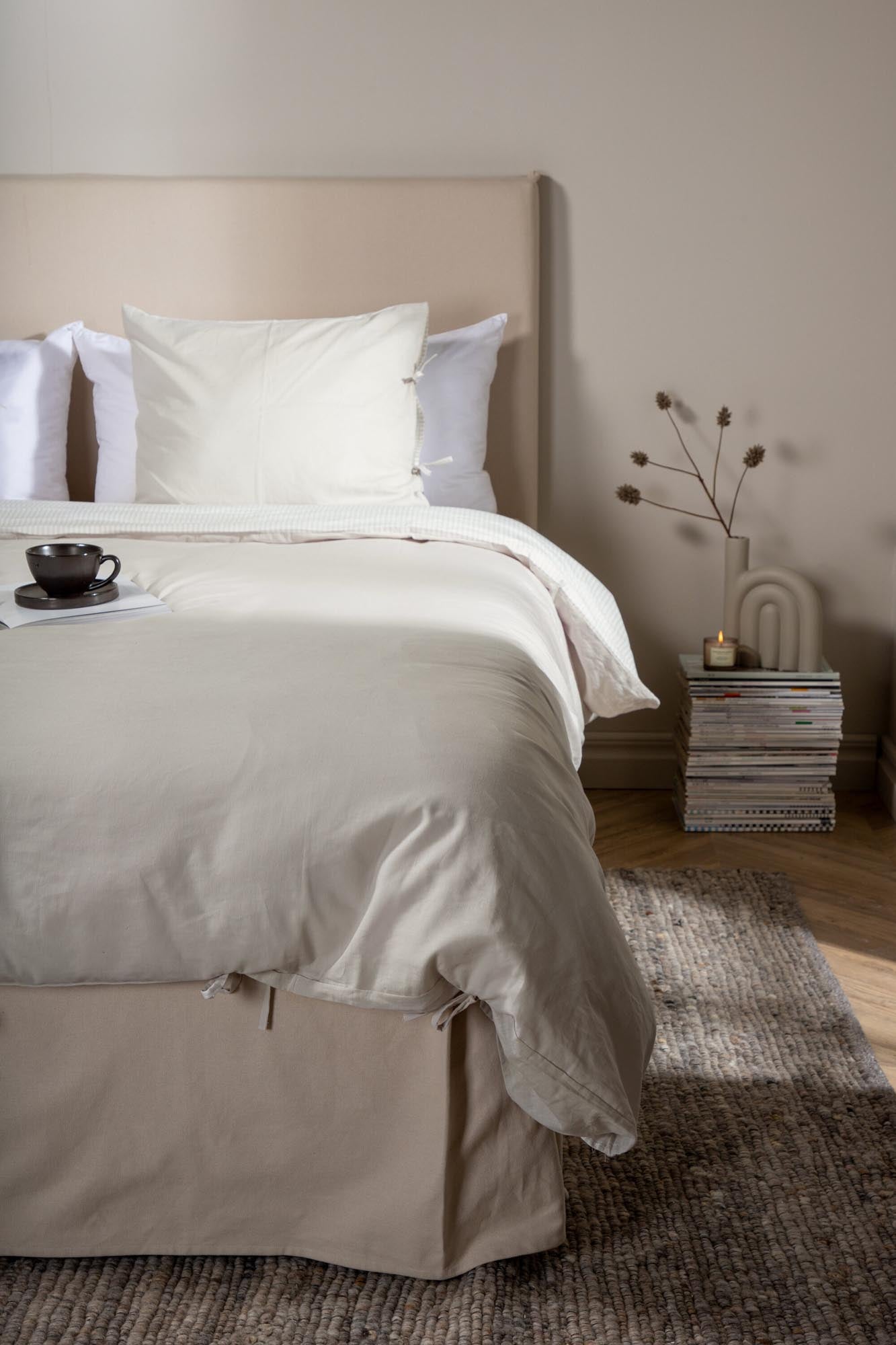 Stilvolle Jenna Bettgarnitur von Venture Home: Hochwertige Baumwolle, vielseitiges Design und romantische Details für Ihr Schlafzimmer.