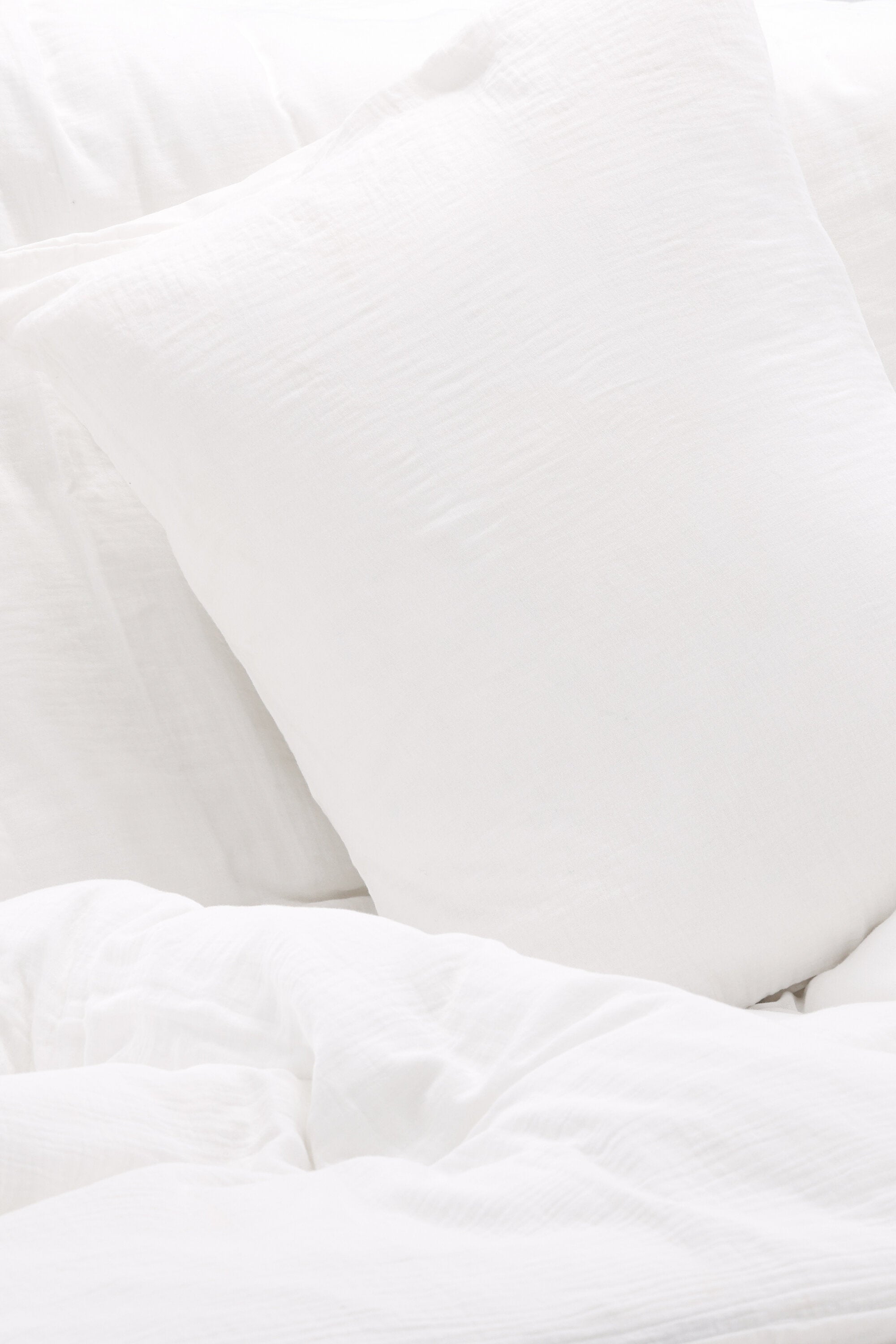 Mila Bettgarnitur Kombo in Weiss präsentiert im Onlineshop von KAQTU Design AG. Bettwäsche ist von Venture Home