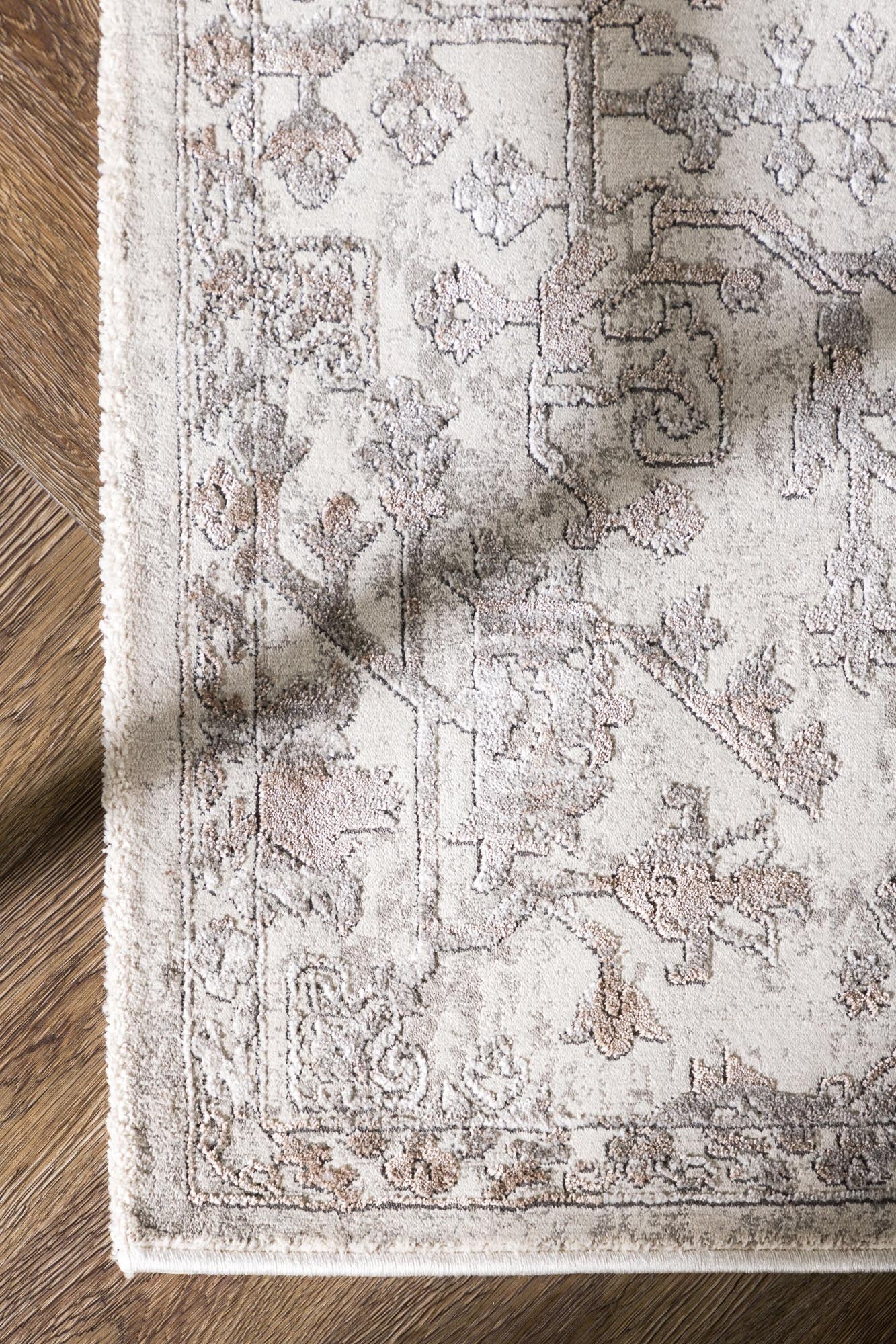 Cleo Teppich in Silber präsentiert im Onlineshop von KAQTU Design AG. Teppich ist von Venture Home