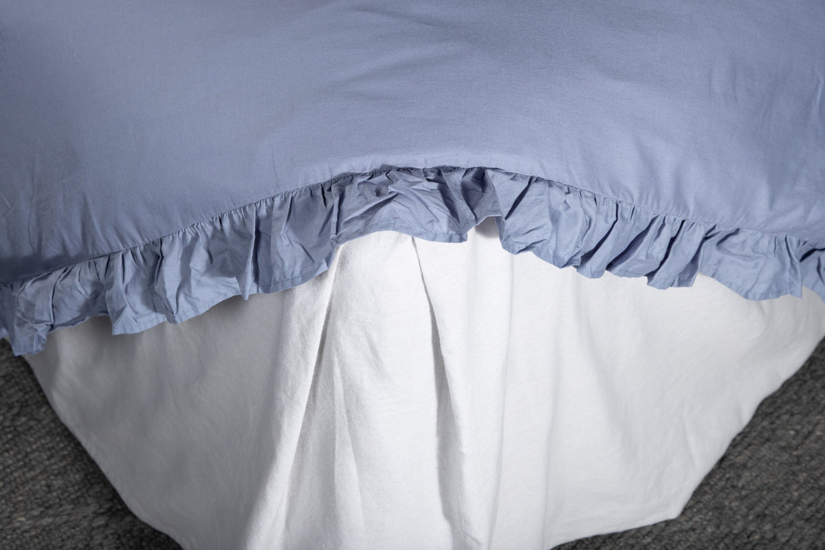Levi Bettgarnitur in Blau präsentiert im Onlineshop von KAQTU Design AG. Bettwäsche ist von Venture Home