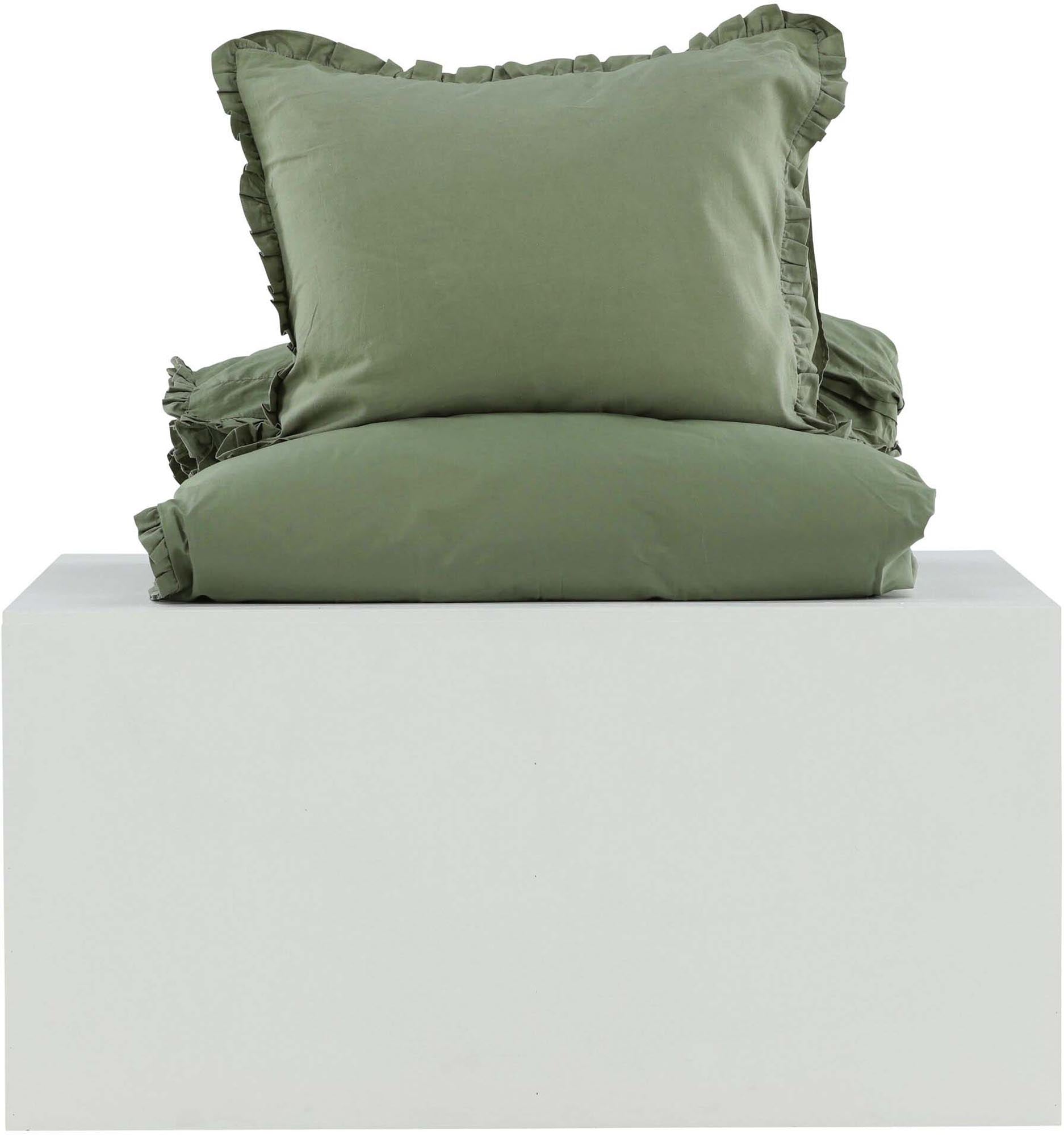 Lias Bettgarnitur: Luxuriöse Eleganz für erholsamen Schlaf.