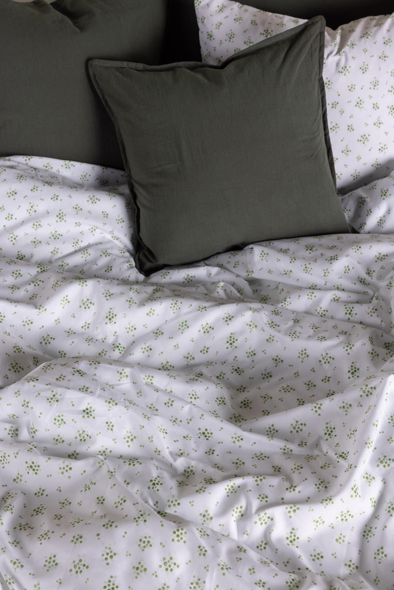 Luxuriöse Eva Bettgarnitur von Venture Home für traumhaften Komfort.