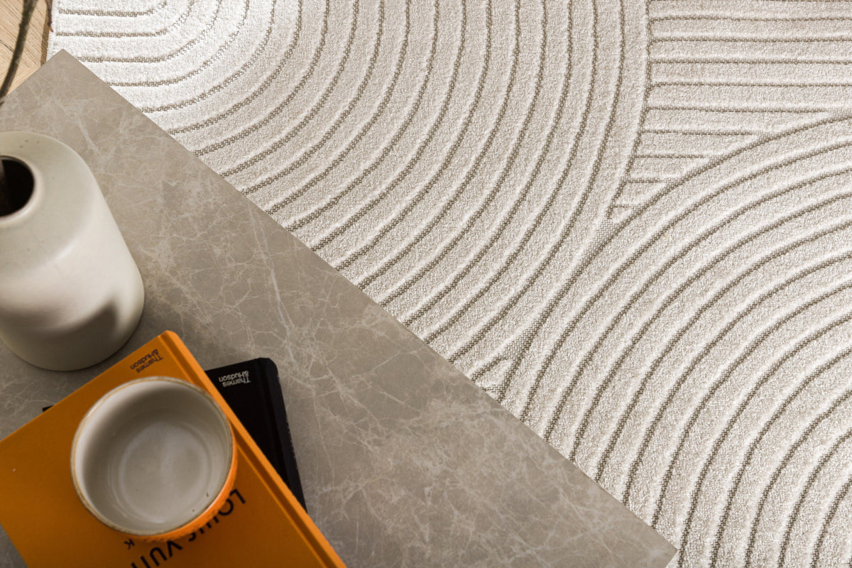 Vince Teppich in Weiss präsentiert im Onlineshop von KAQTU Design AG. Teppich ist von Venture Home