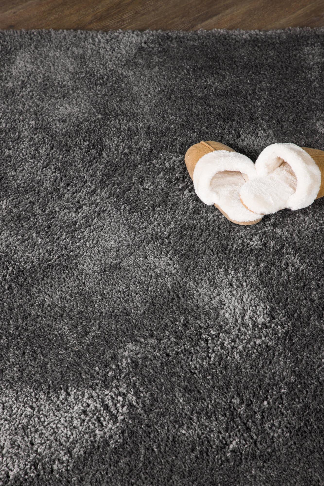 Walter Pluto Teppich Rechteckig in Dunkelgrau präsentiert im Onlineshop von KAQTU Design AG. Teppich ist von Venture Home