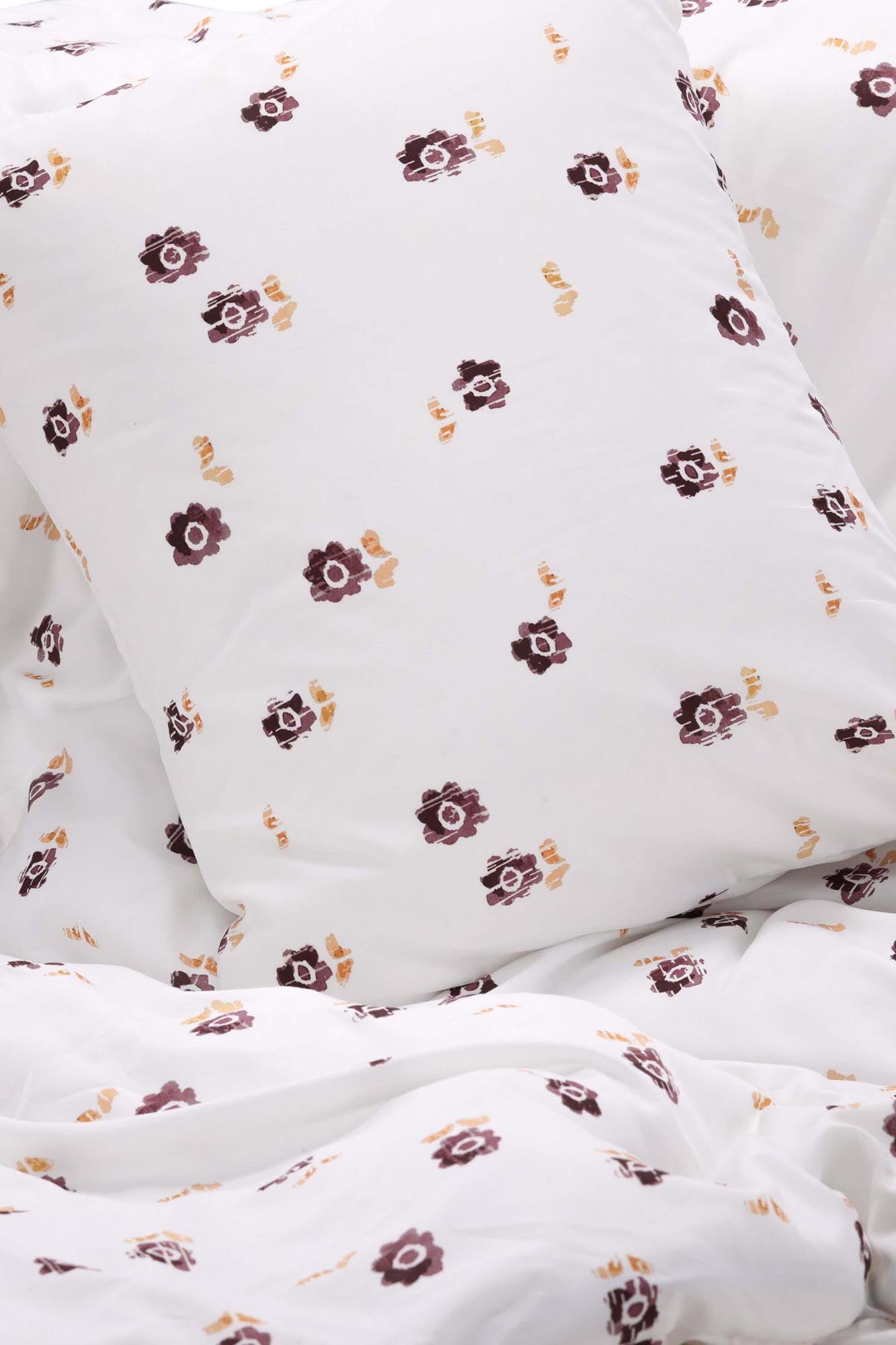 Luxuriöse Oline Bettgarnitur von Venture Home für erholsame Nächte.