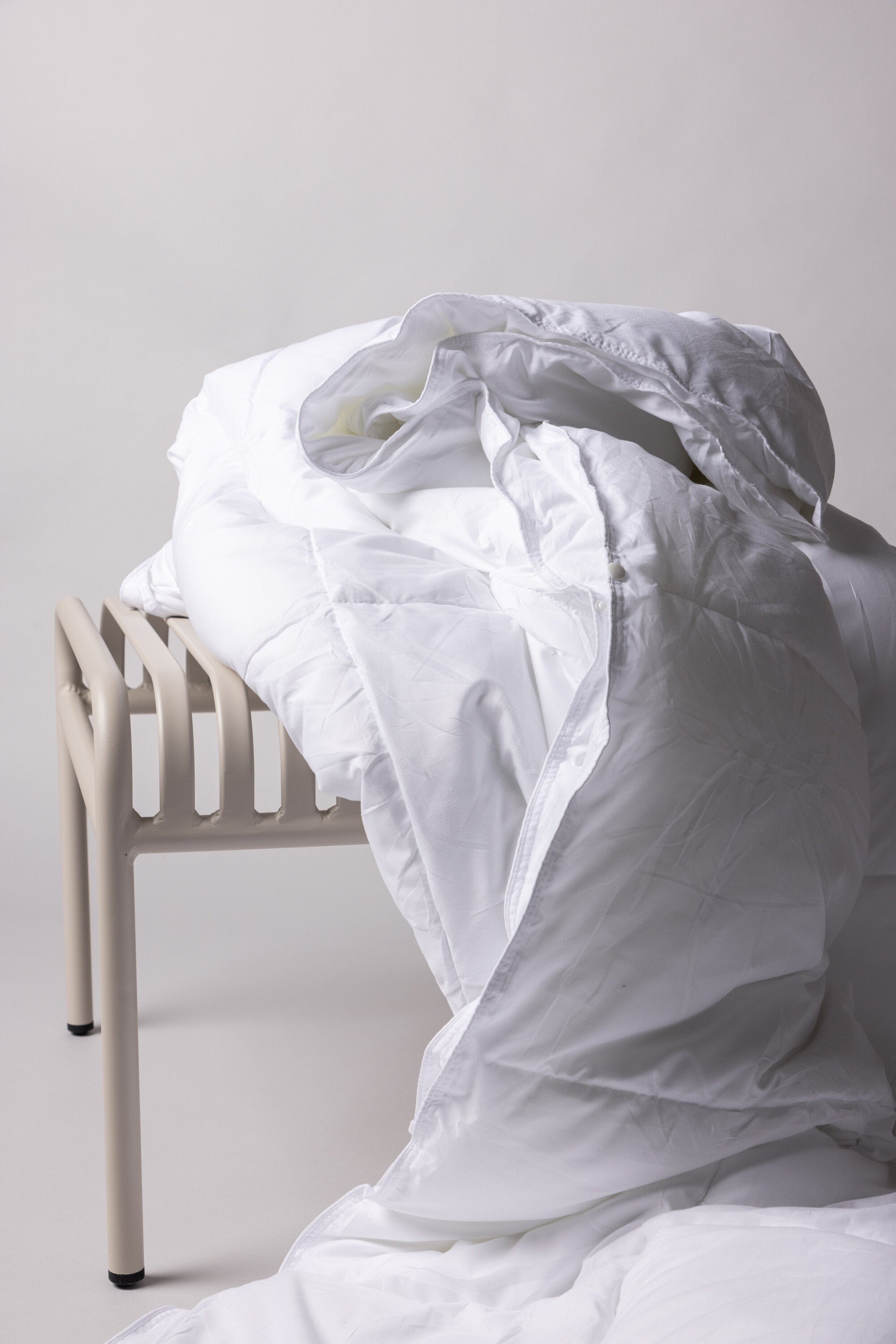 Selma Bettdecke in Weiss präsentiert im Onlineshop von KAQTU Design AG. Bettwäsche ist von Venture Home