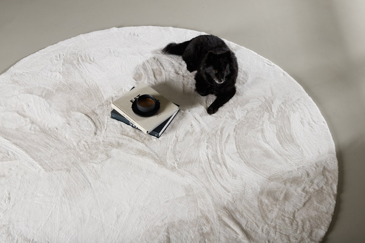 Nina Teppich rund in Weiss präsentiert im Onlineshop von KAQTU Design AG. Teppich ist von Venture Home