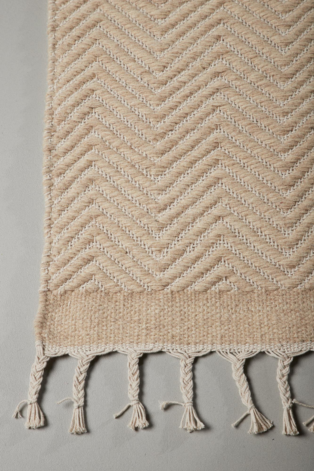 Loke Teppich in Beige präsentiert im Onlineshop von KAQTU Design AG. Teppich ist von Venture Home
