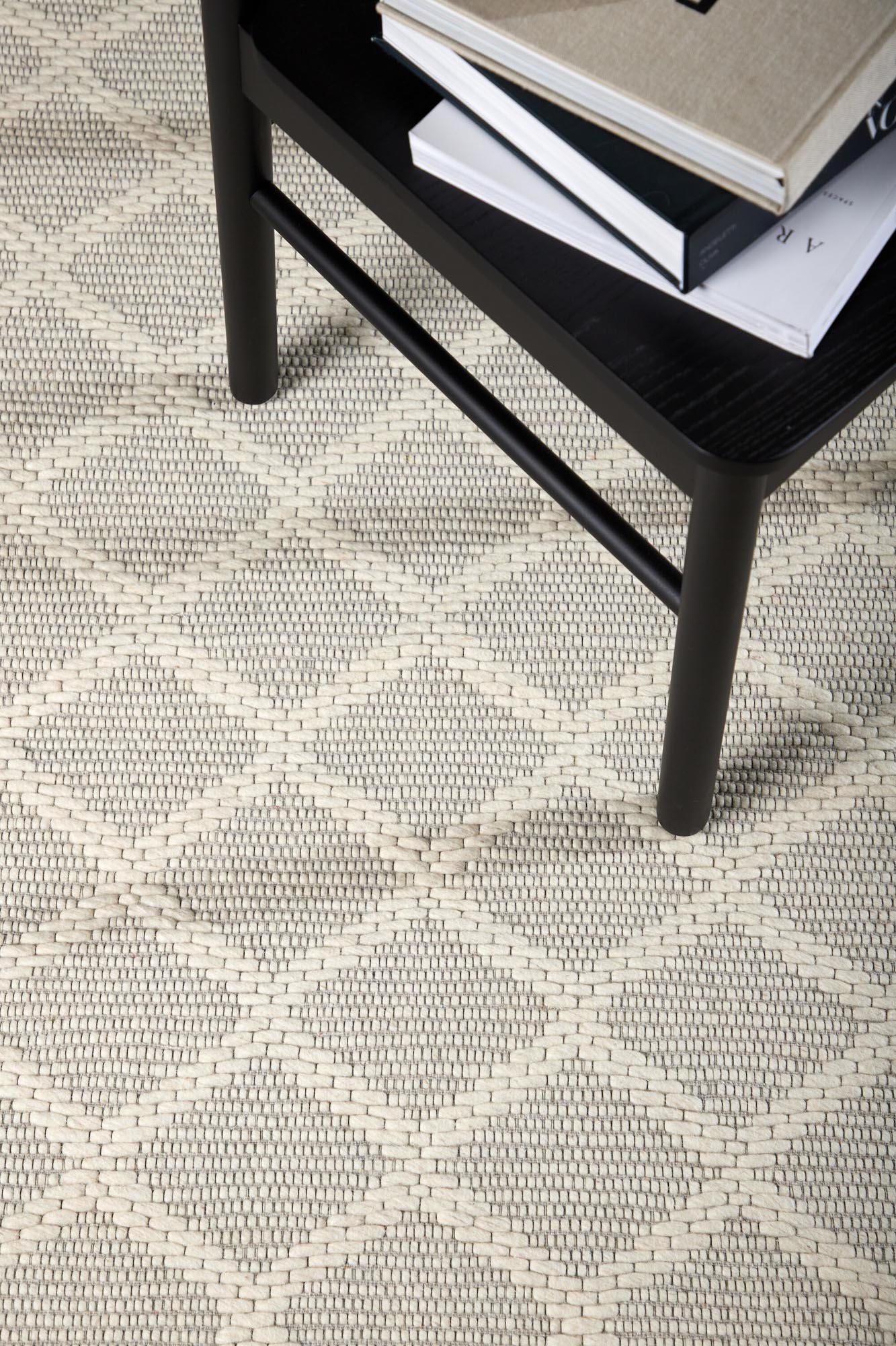 Cloudy Teppich von Venture Home: Hochwertige Wolle, elegantes Design und vielseitige Einsatzmöglichkeiten für Ihr Zuhause.